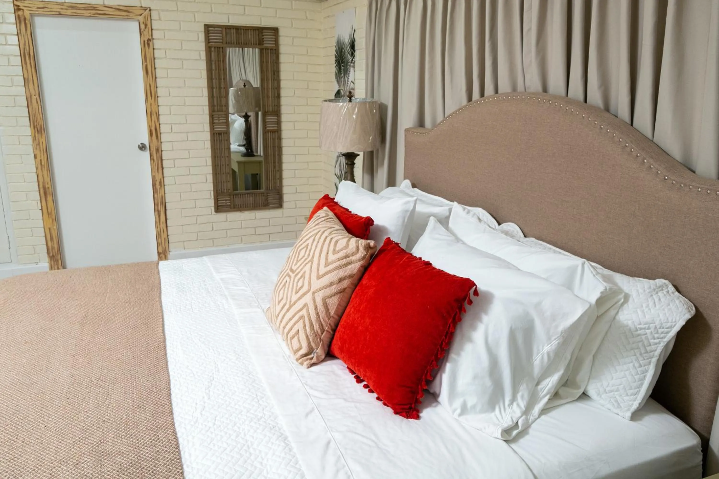 Bed in Angeli Gardens Boutique Hotel