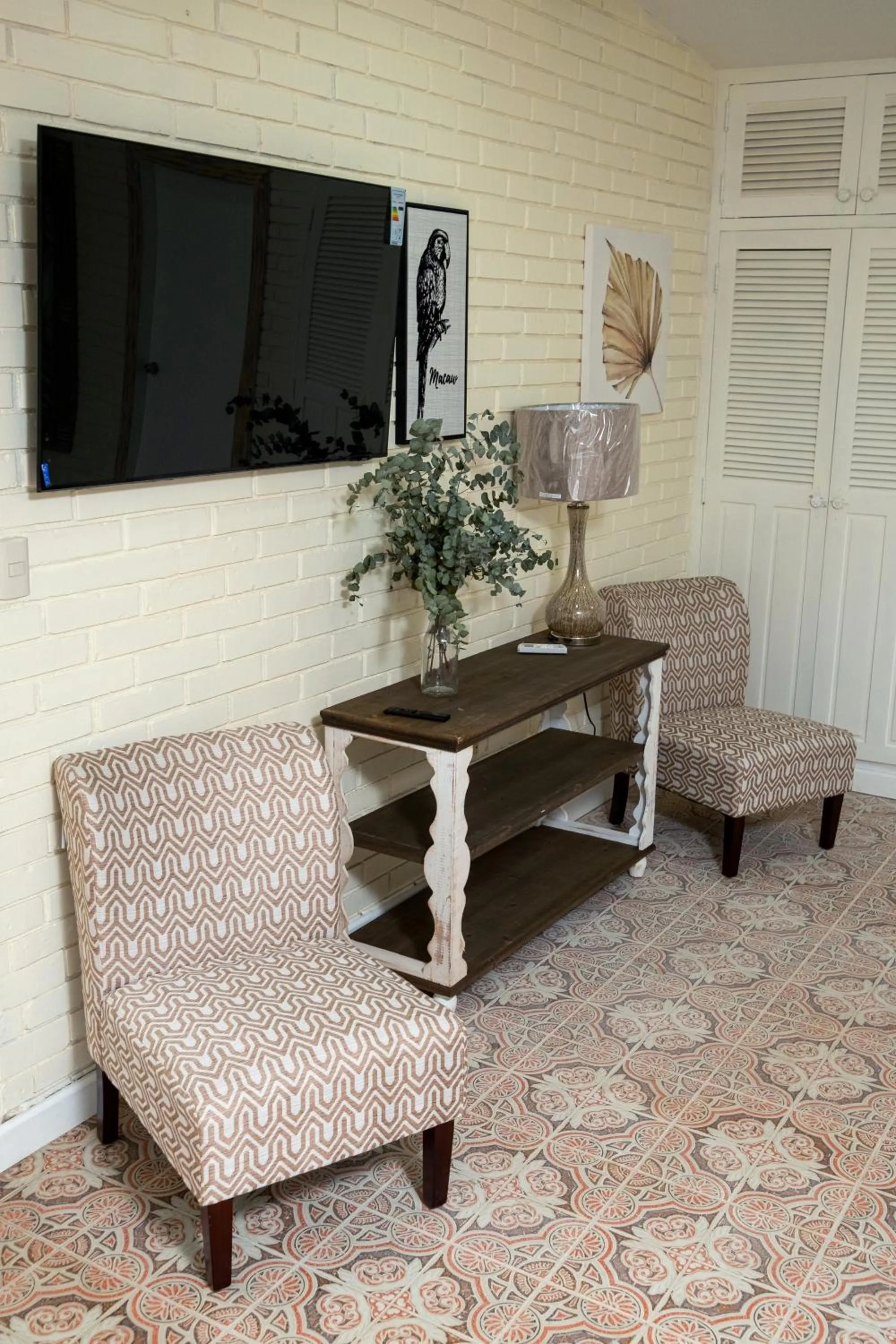 TV and multimedia in Angeli Gardens Boutique Hotel