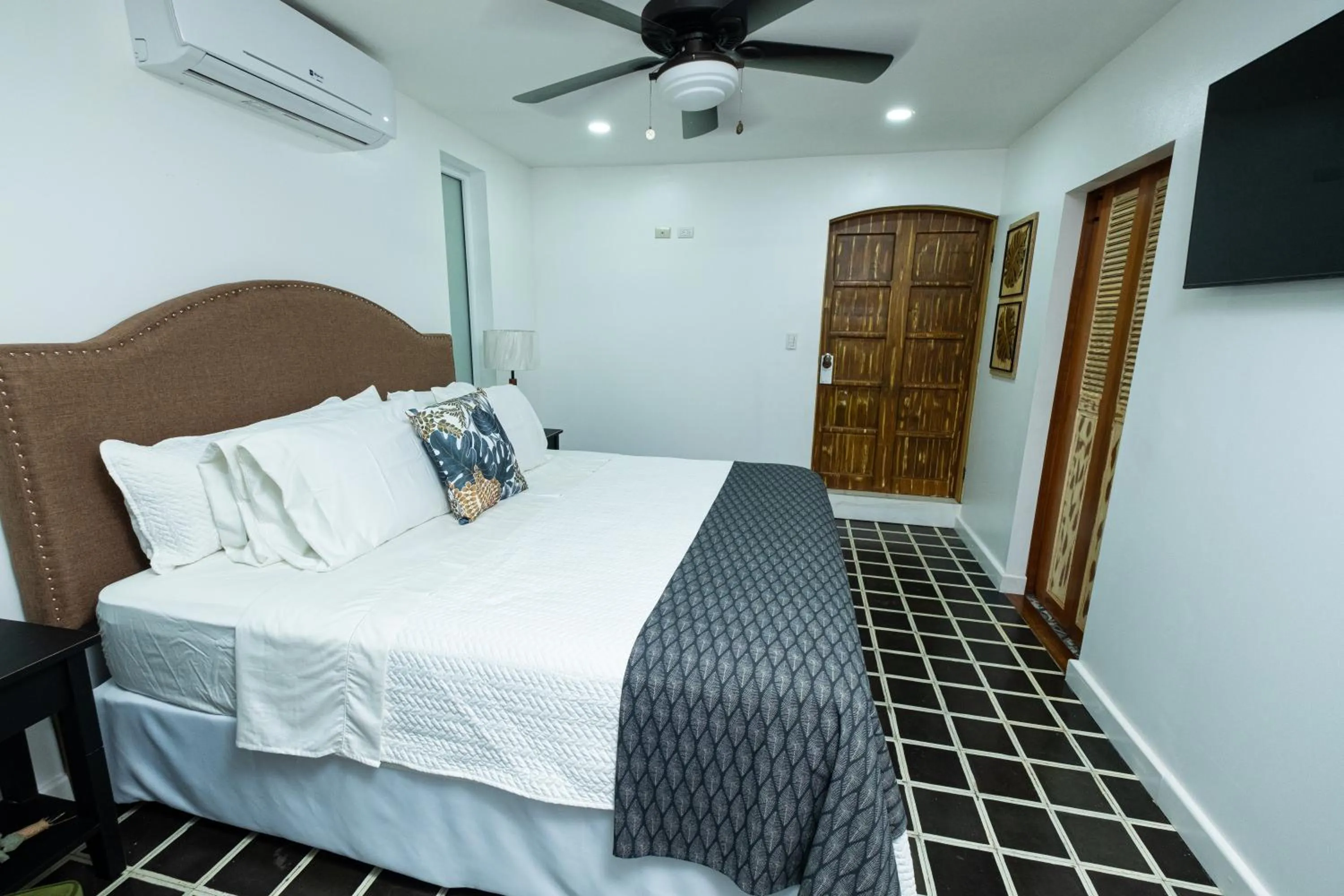 Bedroom, Bed in Angeli Gardens Boutique Hotel