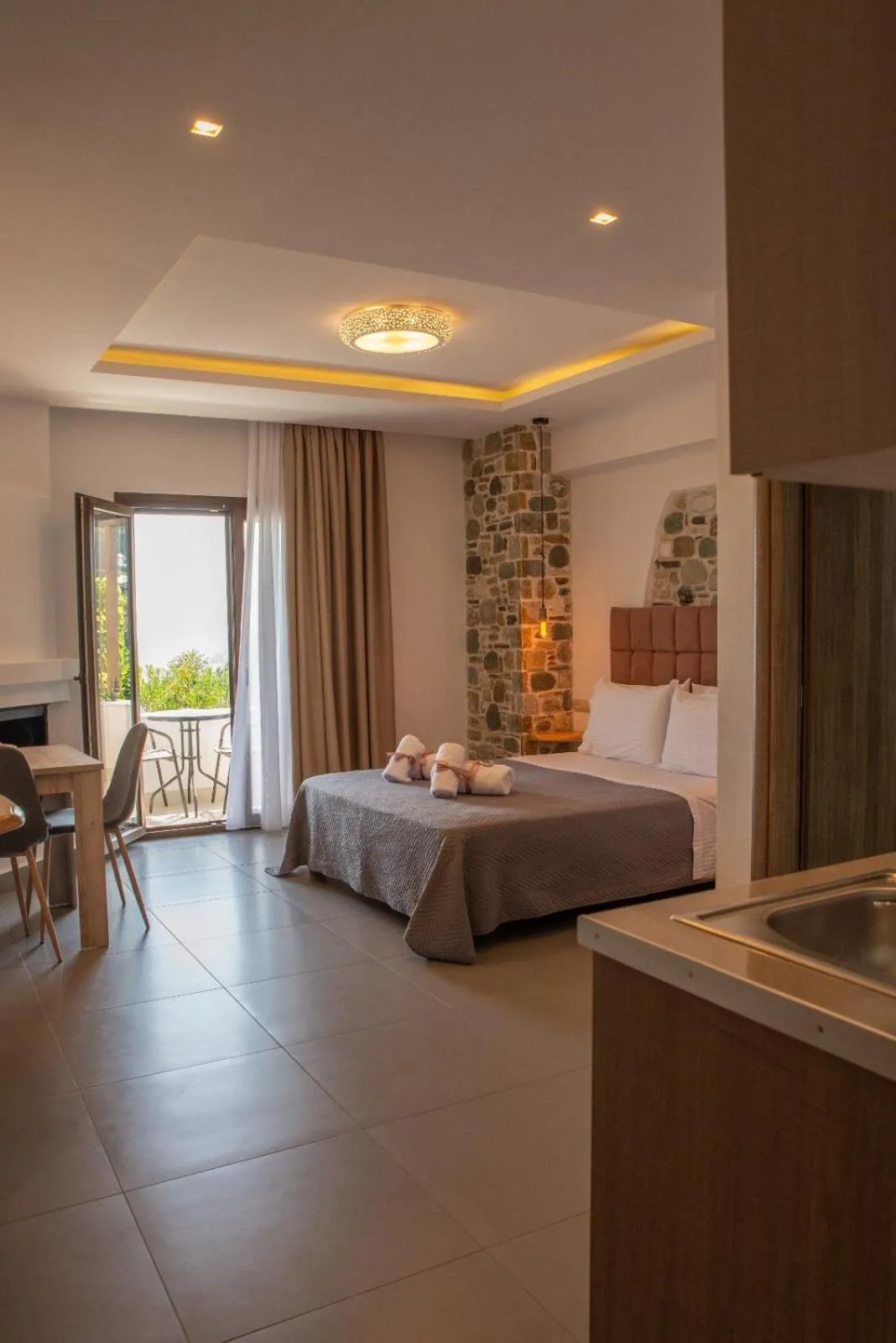 Bed in Aelia Mount Suites