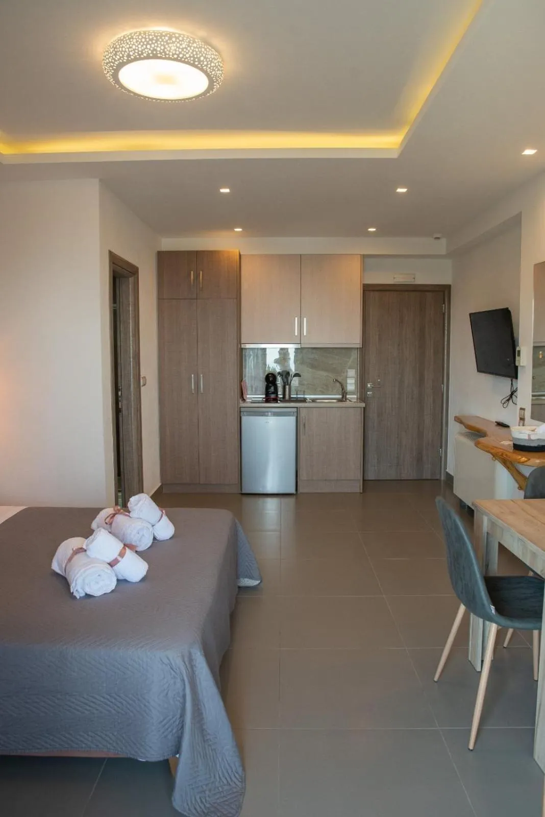 Bed in Aelia Mount Suites