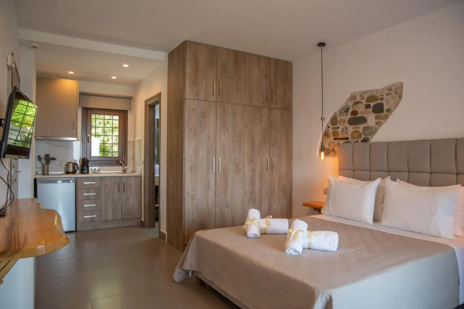 Bed in Aelia Mount Suites