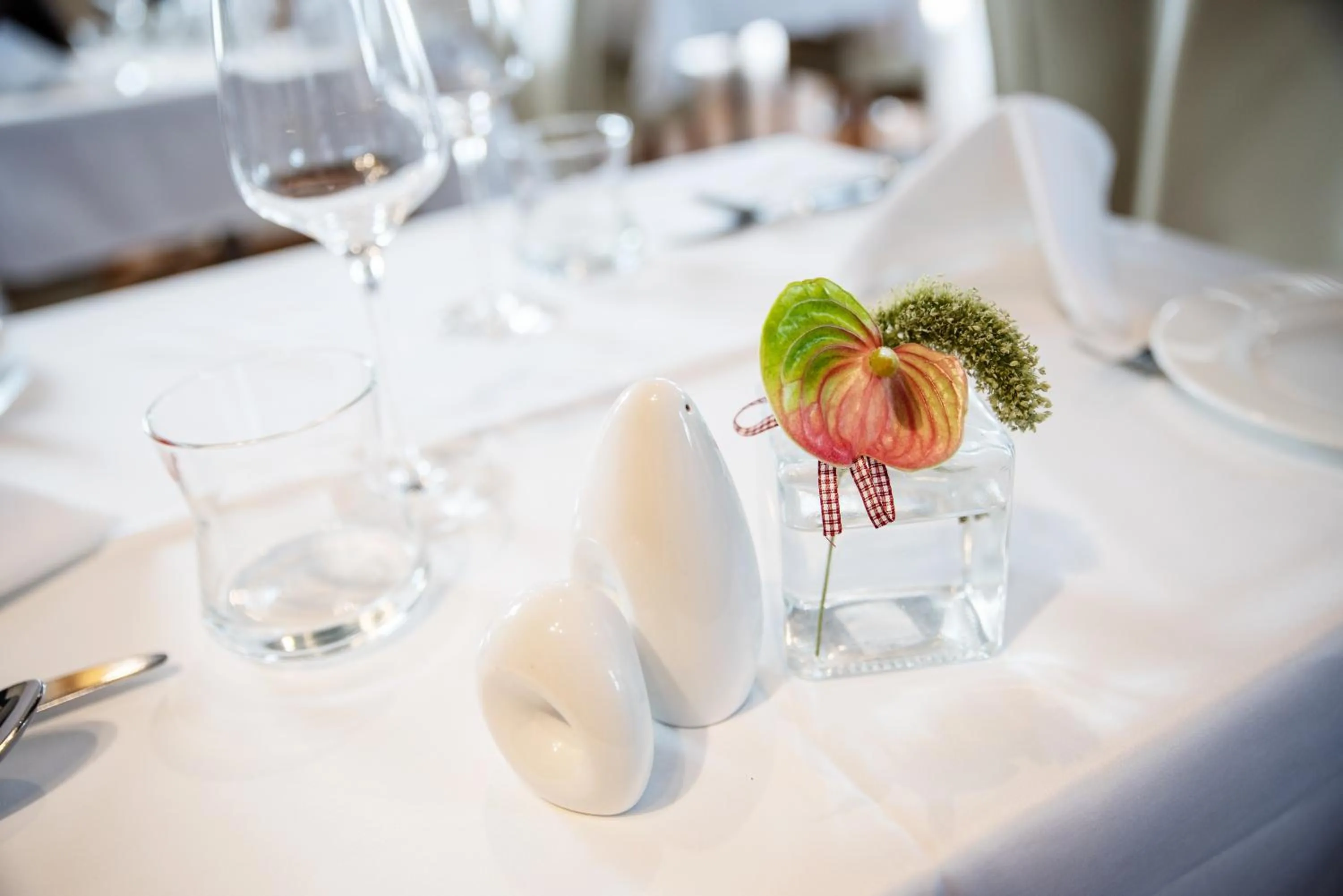 Restaurant & Design Hotel Noem Arch