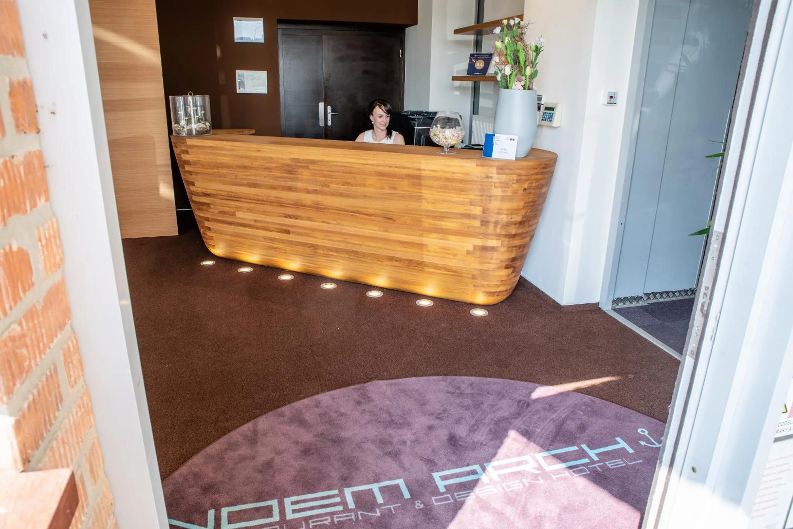 Restaurant & Design Hotel Noem Arch