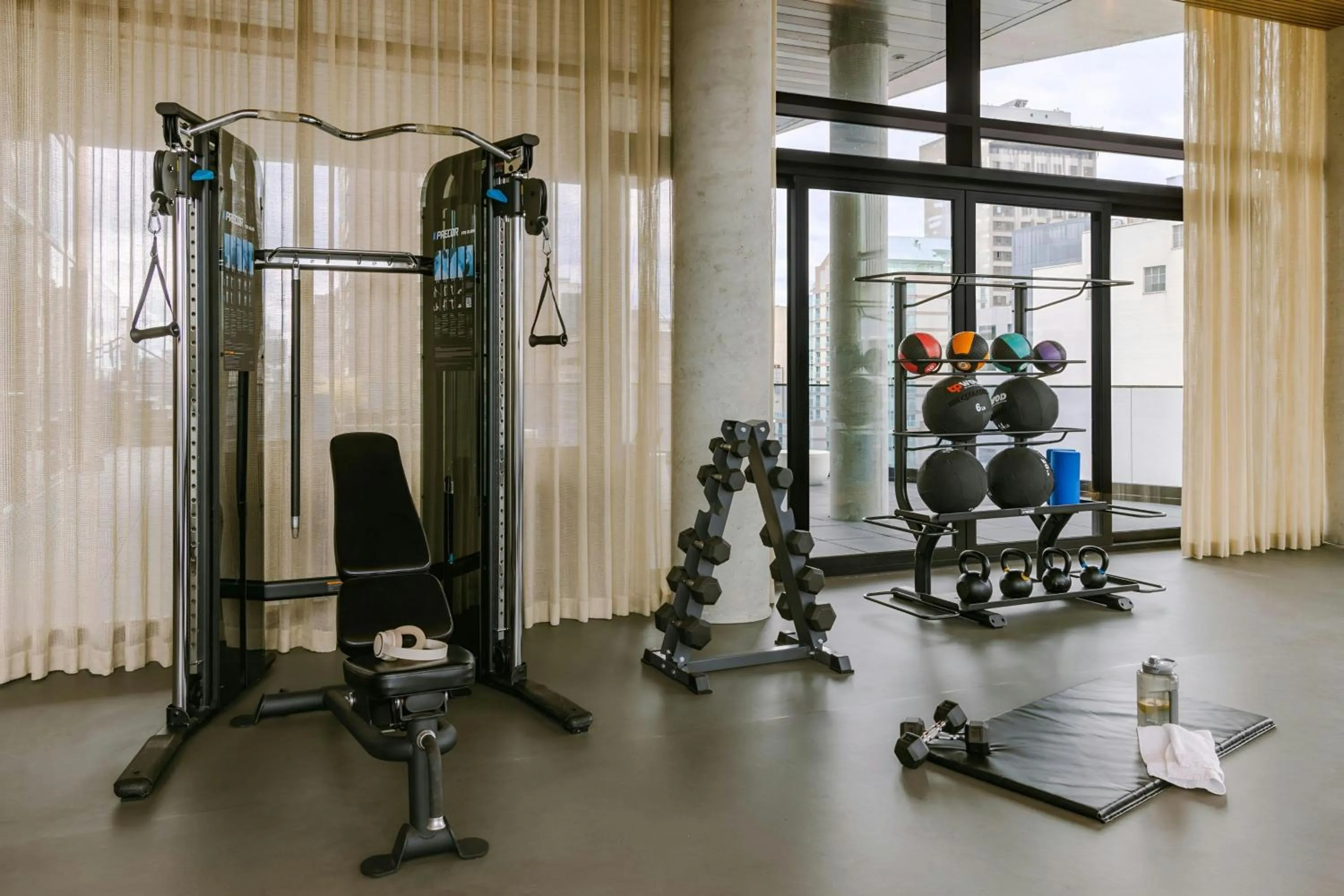 Fitness centre/facilities in Sonder by Marriott Bonvoy Maisonneuve Apartments Downtown