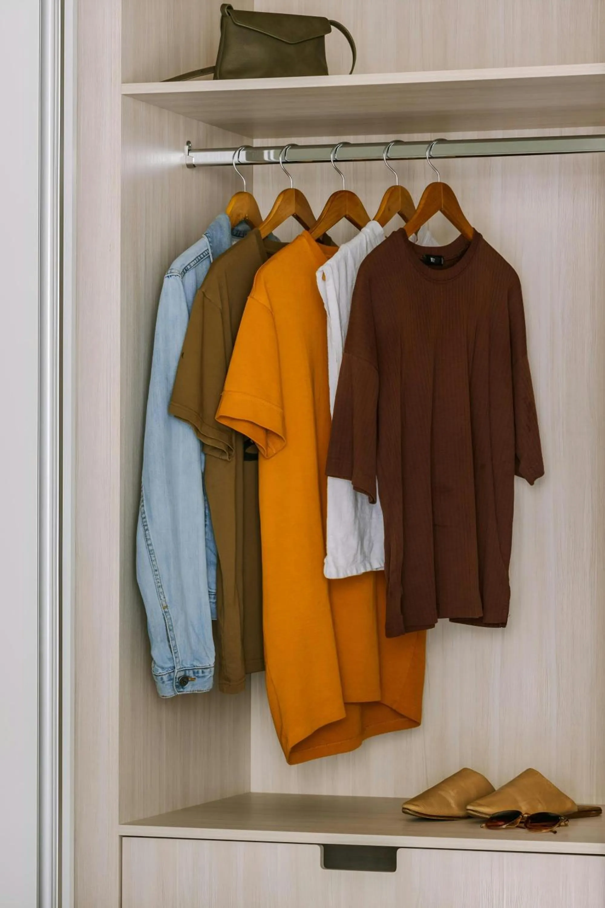 Photo of the whole room in Sonder by Marriott Bonvoy Maisonneuve Apartments Downtown