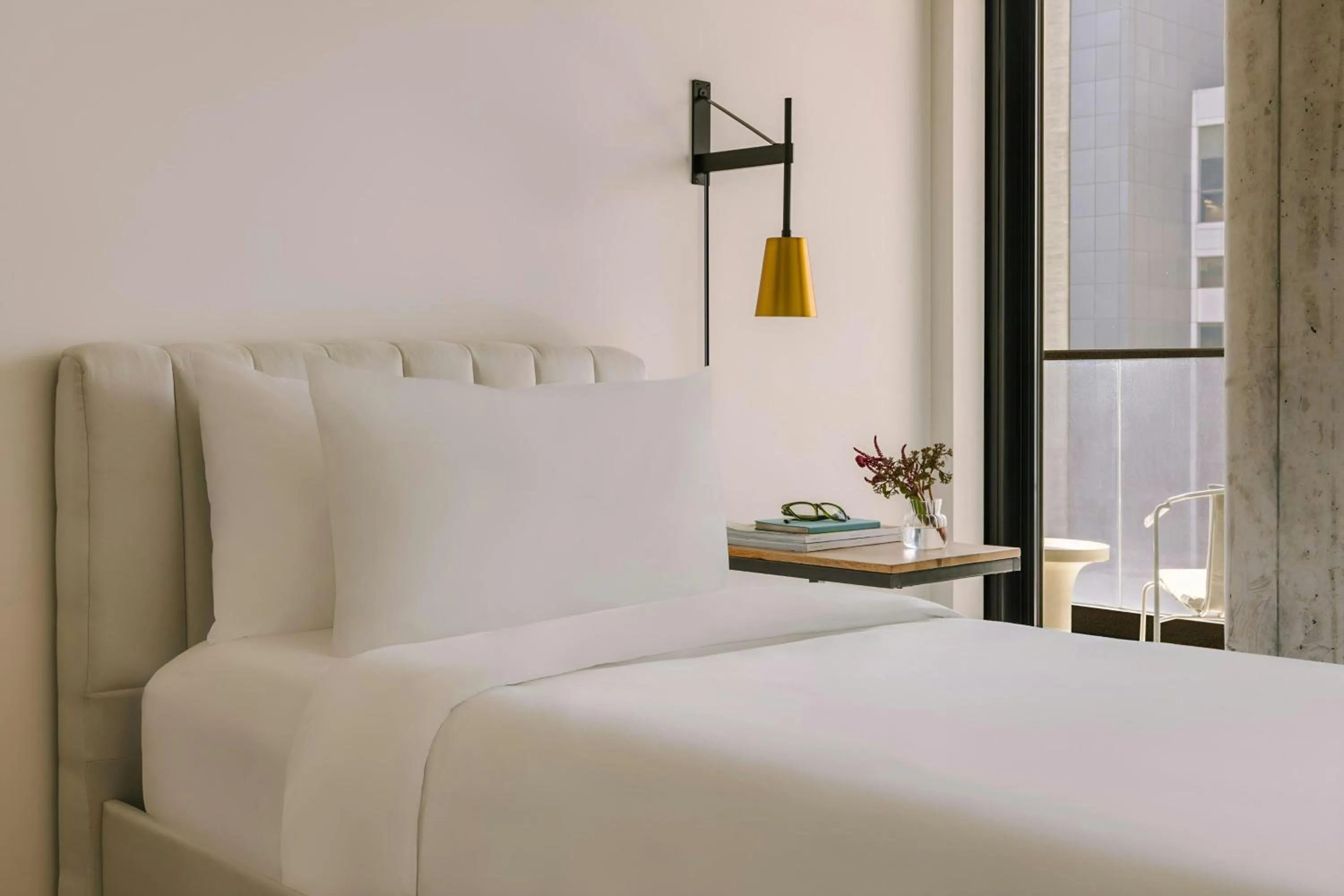 Bedroom, Bed in Sonder by Marriott Bonvoy Maisonneuve Apartments Downtown