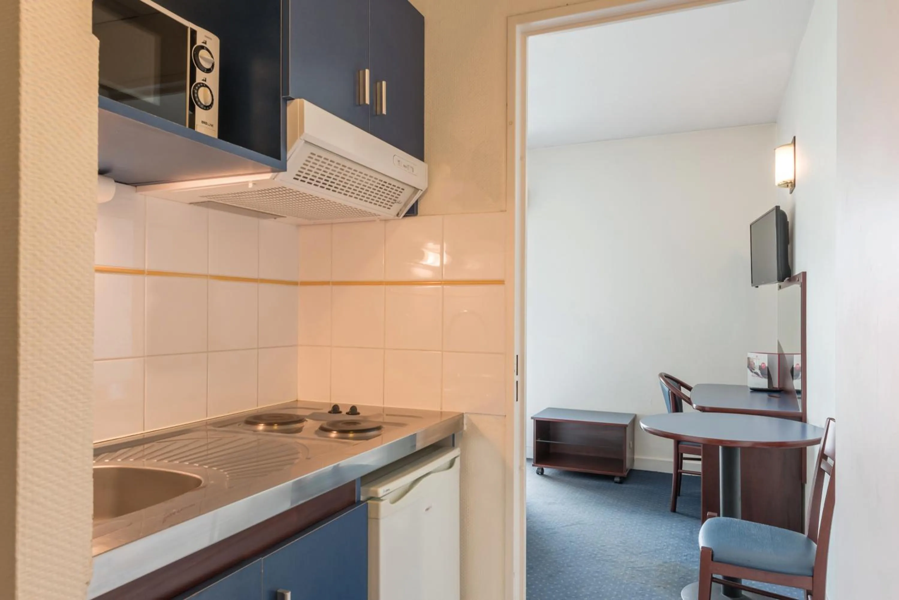 Kitchen or kitchenette, Kitchen/Kitchenette in Appart'City Classic Antibes