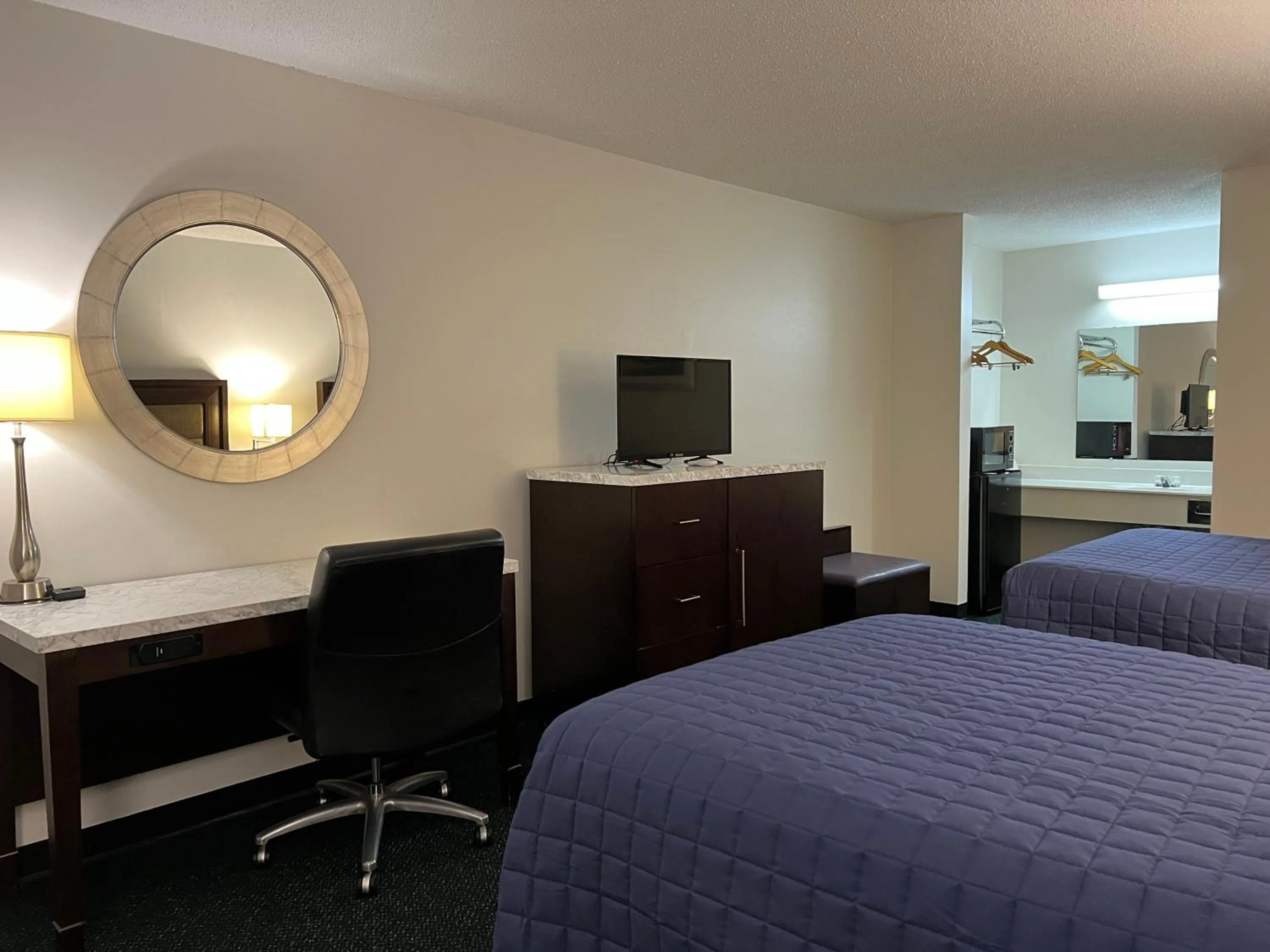 Standard Double Room in Garden Inn & Suites