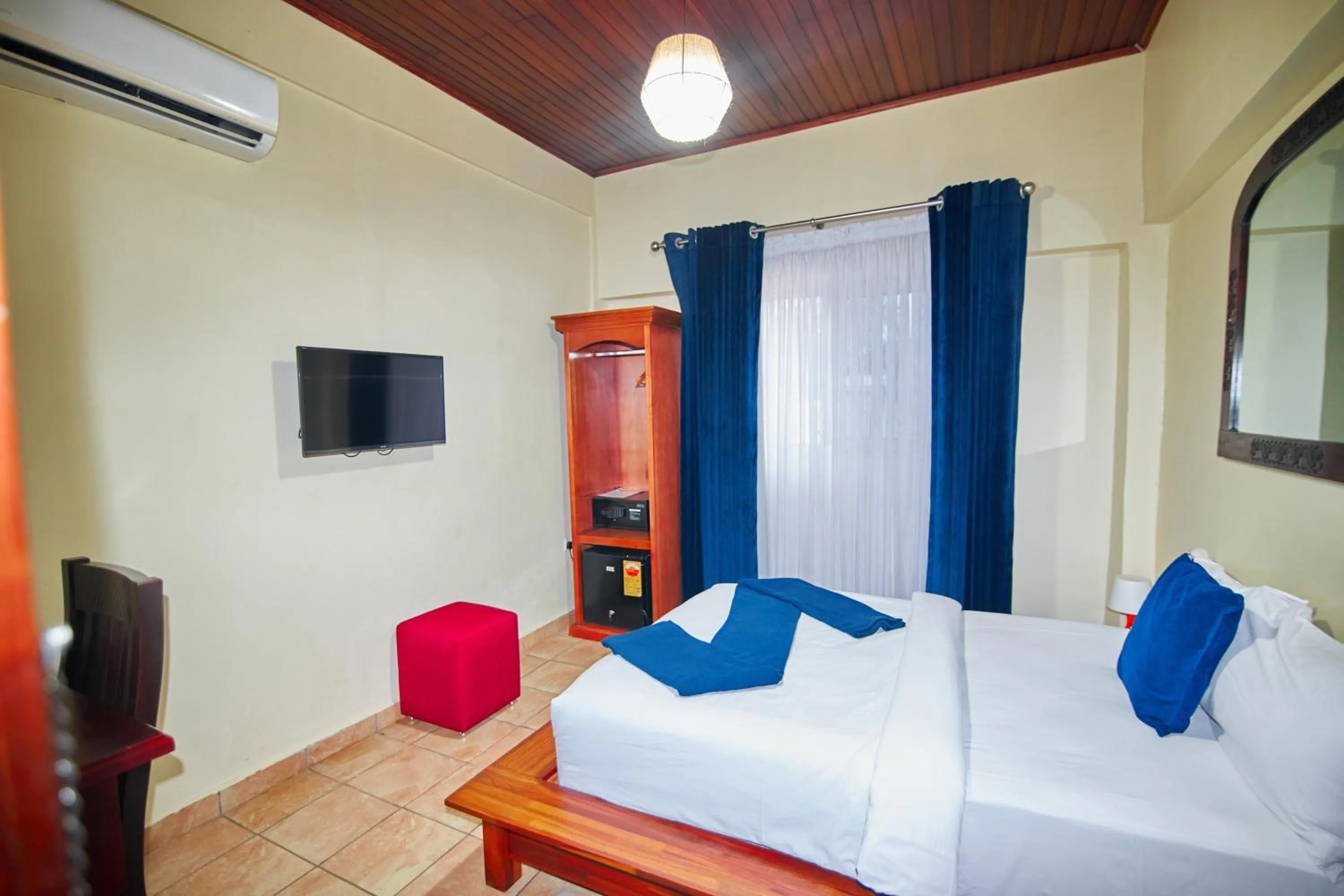 Photo of the whole room, Bed in The Haven Boutique Hotel