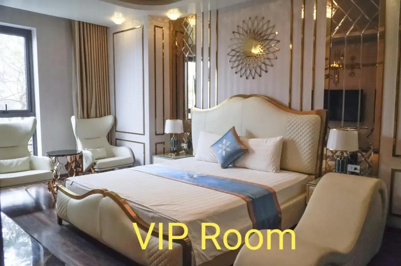 Double Room with Lake View in Bao Ngoc Hotel Linh Dam Double Room with Lake View in Bao Ngoc Hotel Linh Dam