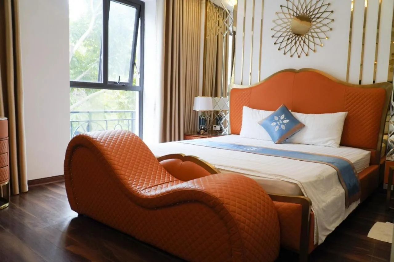 Bed in Bao Ngoc Hotel Linh Dam