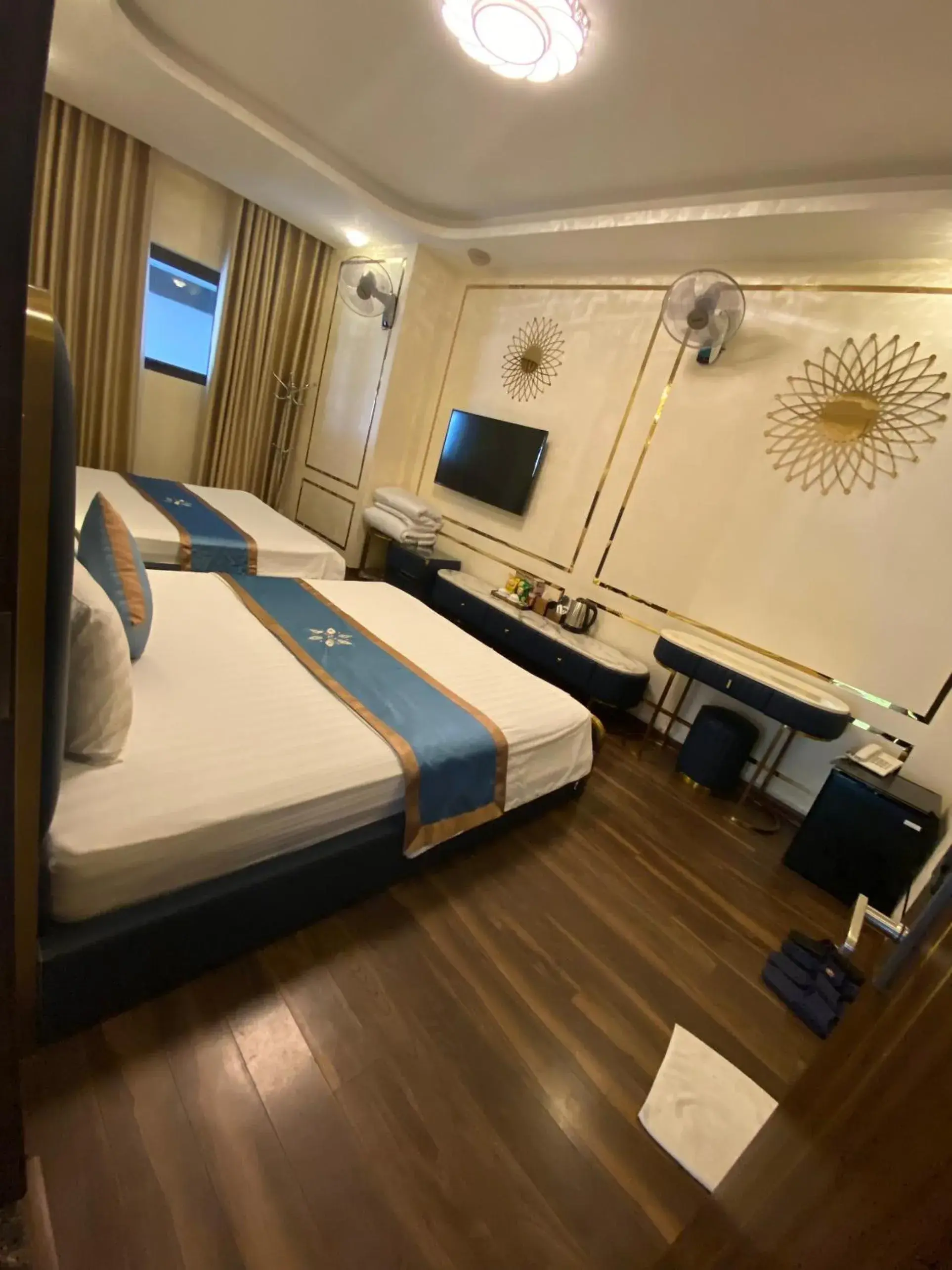 Twin Room with Bath in Bao Ngoc Hotel Linh Dam Twin Room with Bath in Bao Ngoc Hotel Linh Dam