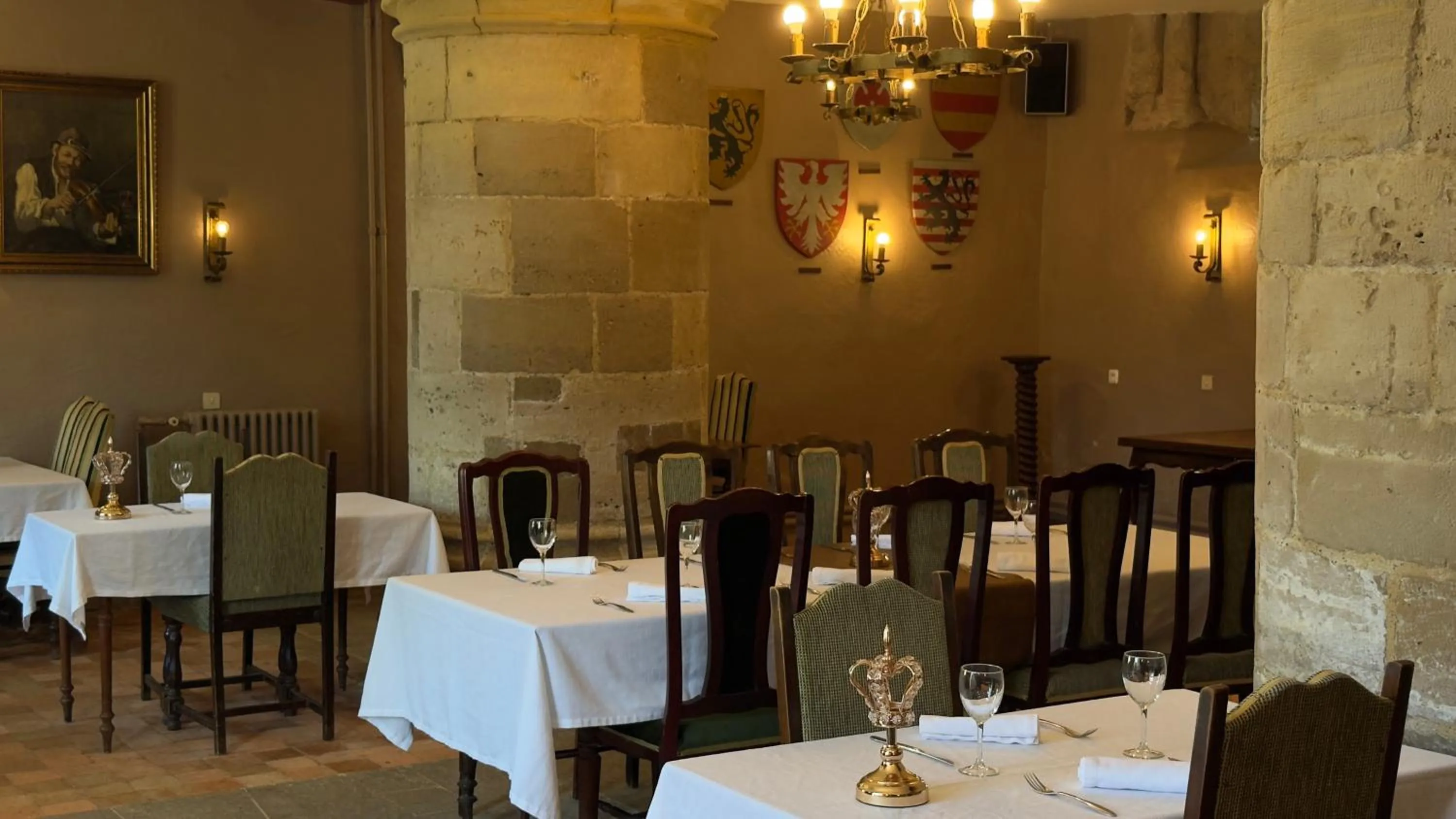 Restaurant/places to eat in L'Hostellerie du Château de Bricquebec