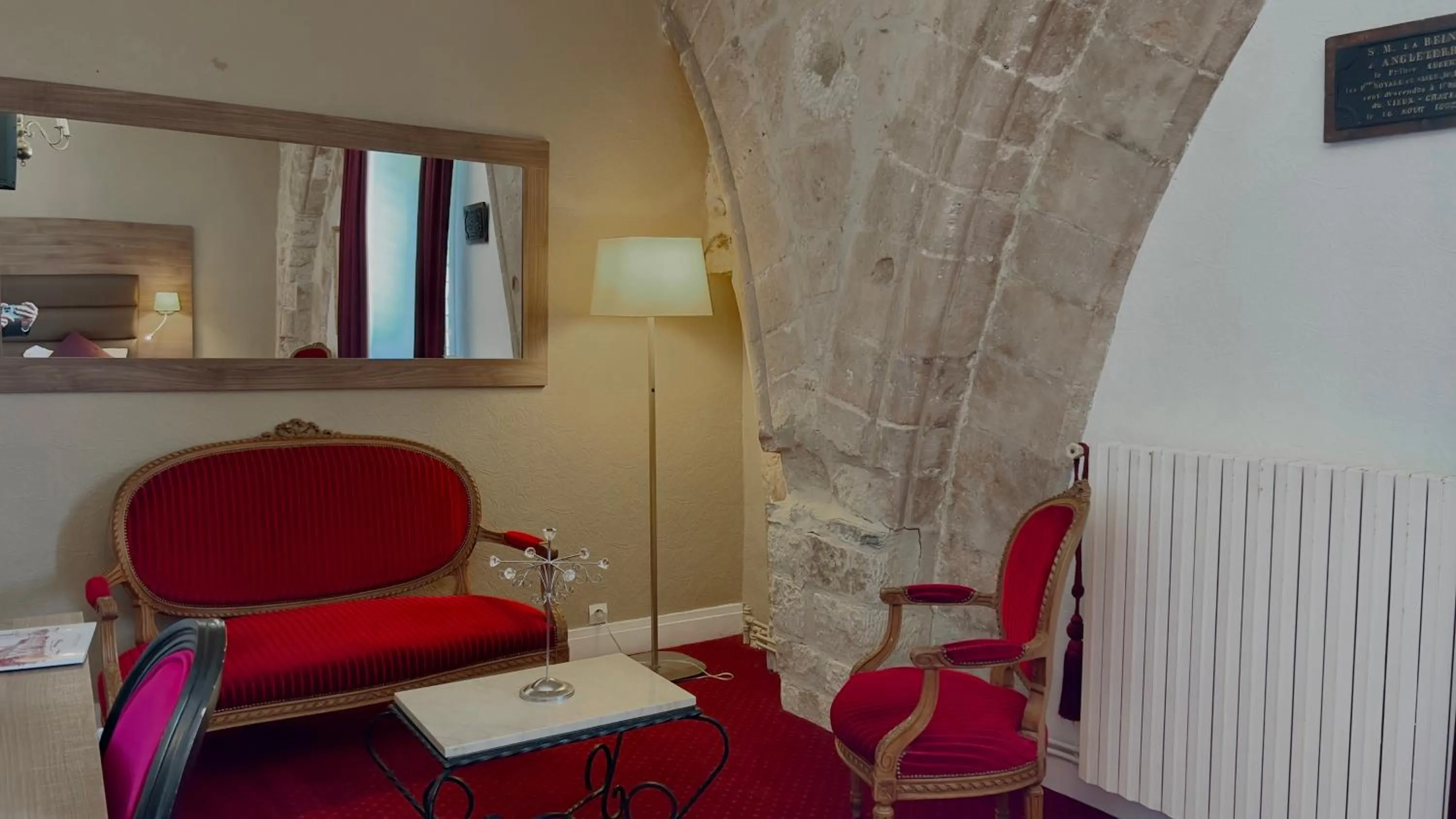 Bedroom in L'Hostellerie du Château de Bricquebec