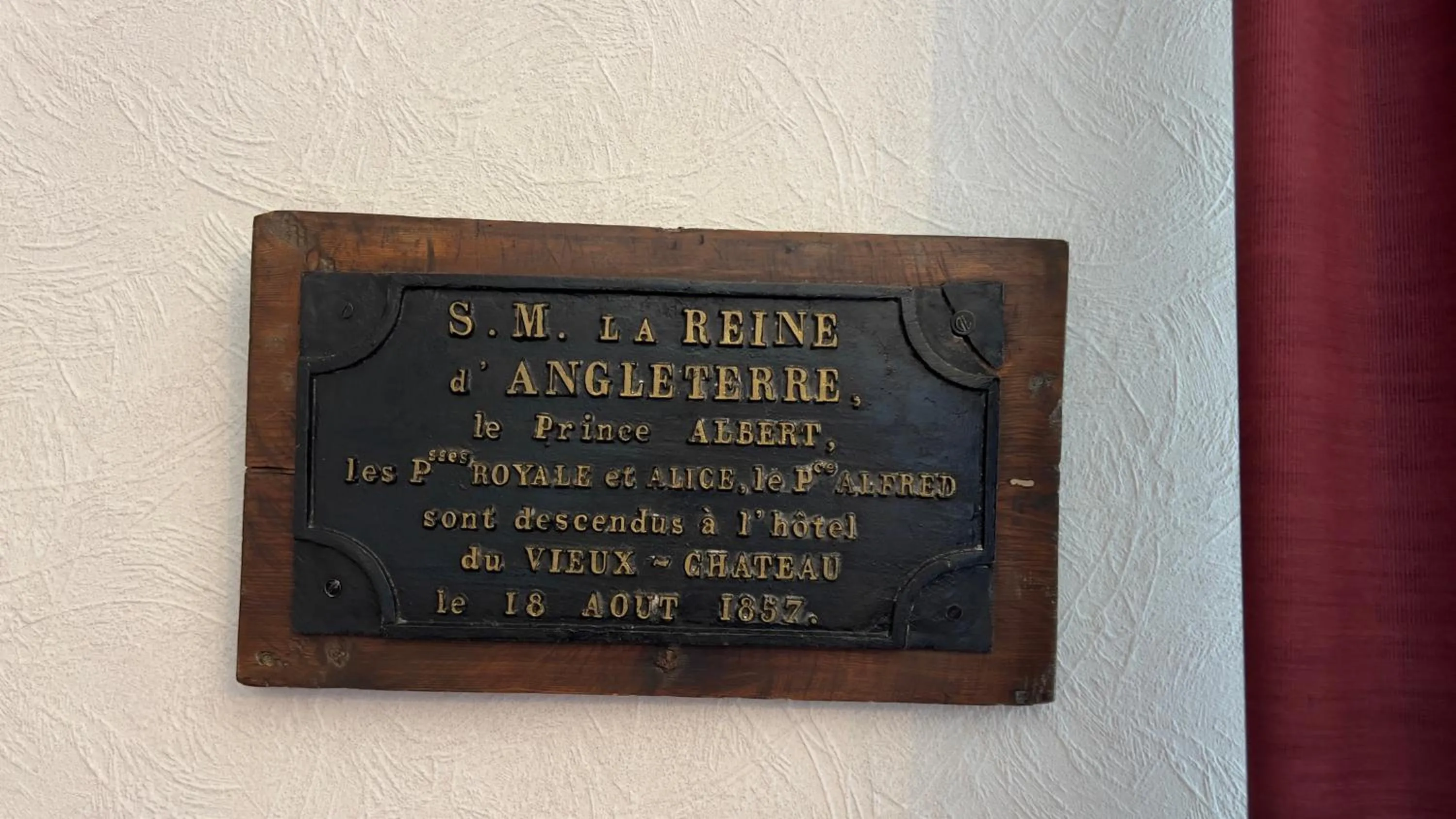 Bedroom in L'Hostellerie du Château de Bricquebec