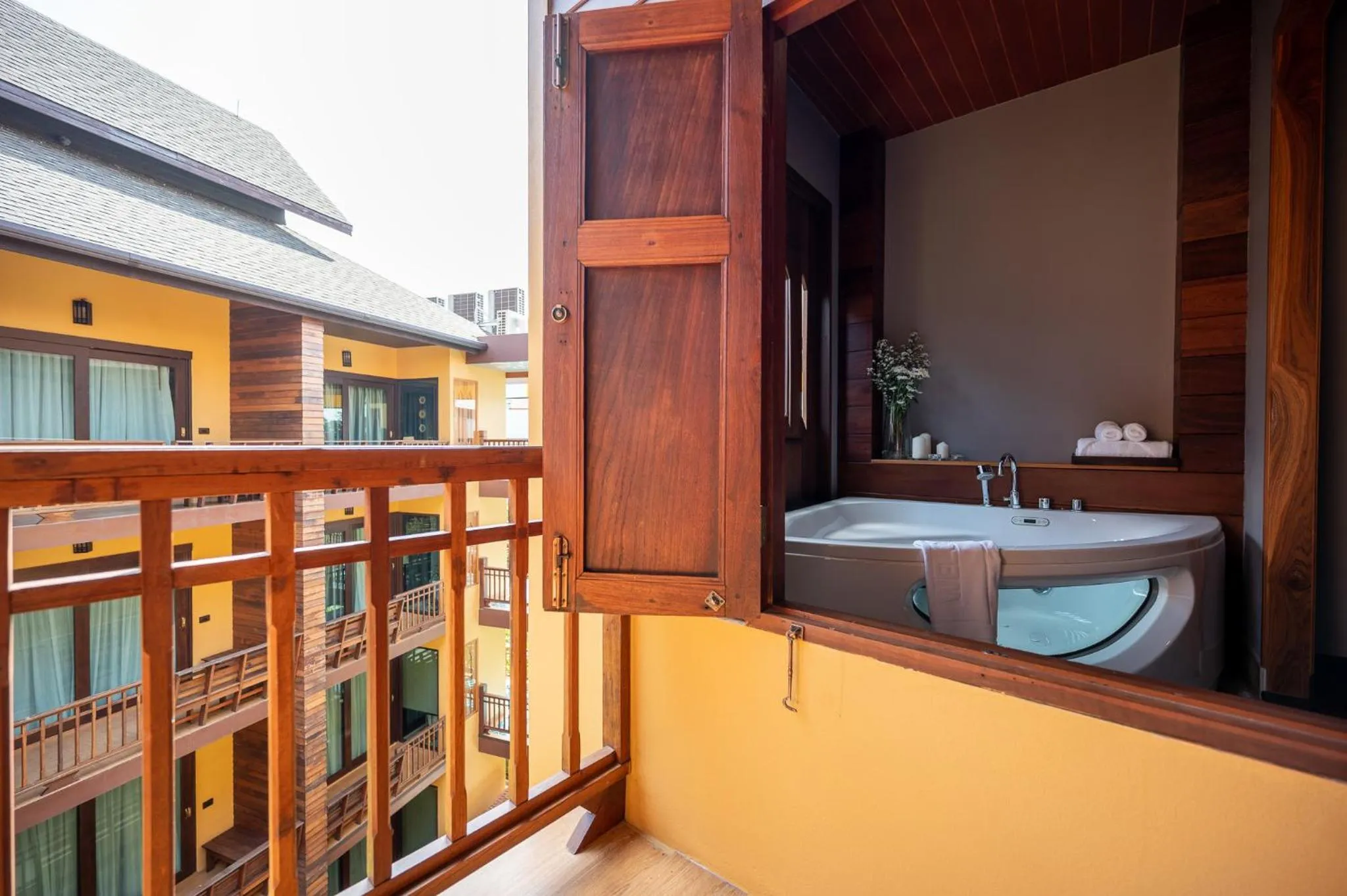 Spa and wellness centre/facilities in At Gate Thaphae Hotel