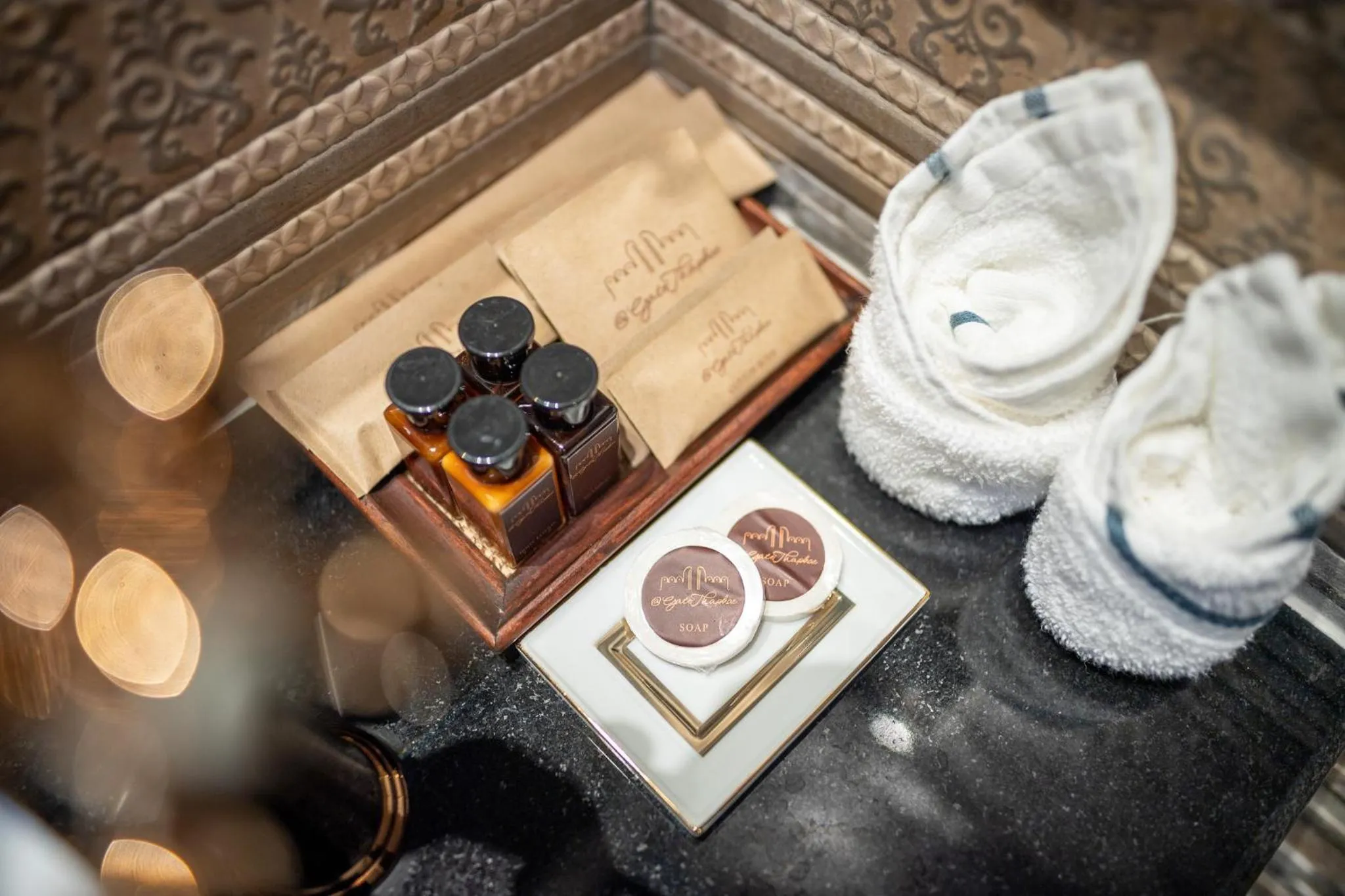 Bathroom in At Gate Thaphae Hotel