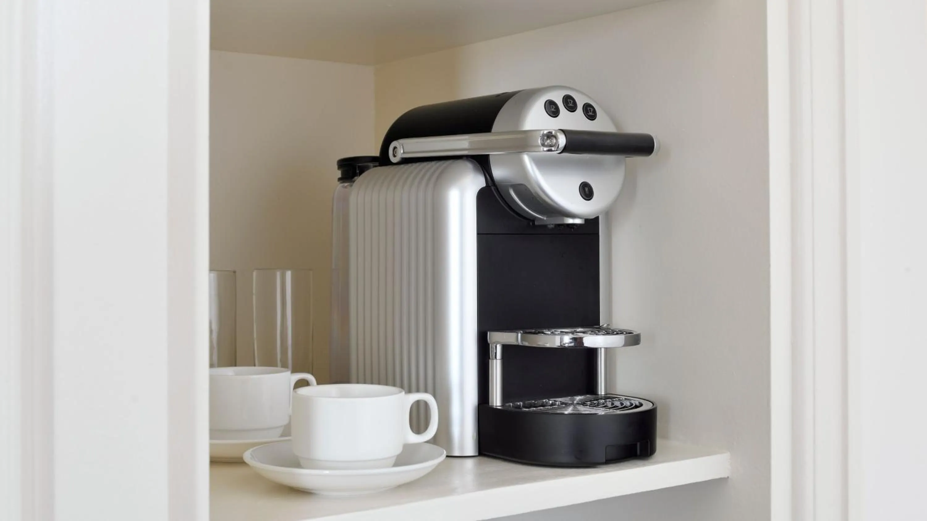 Coffee/tea facilities in InterContinental Dar Al Hijra Madinah by IHG