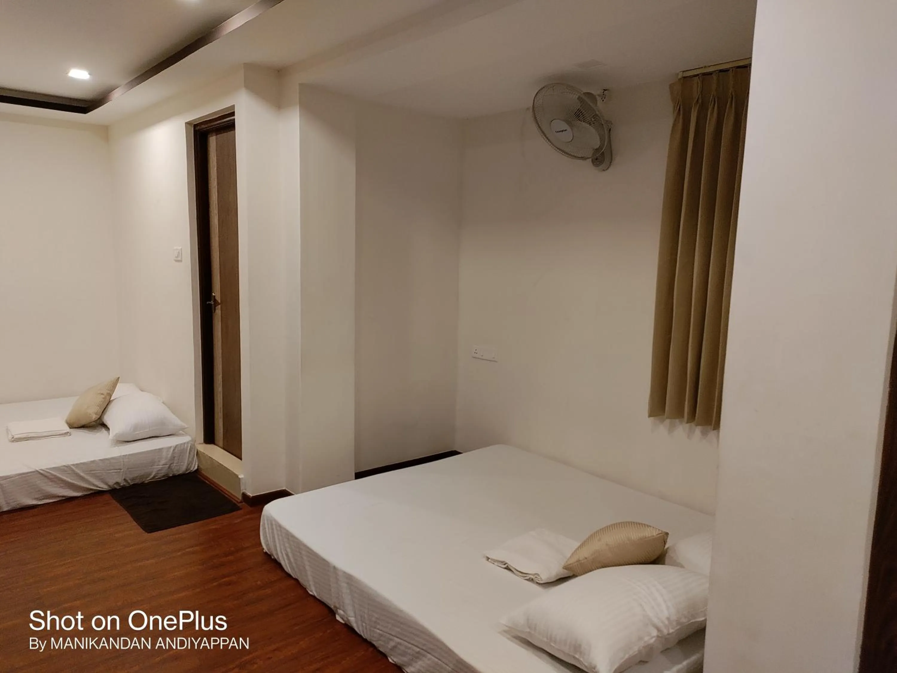 Bed in Hotel Ramtel inn