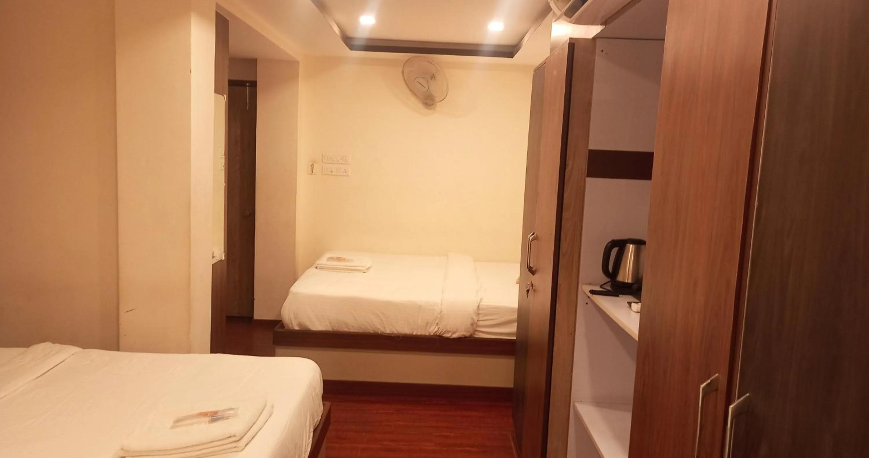 Bed in Hotel Ramtel inn