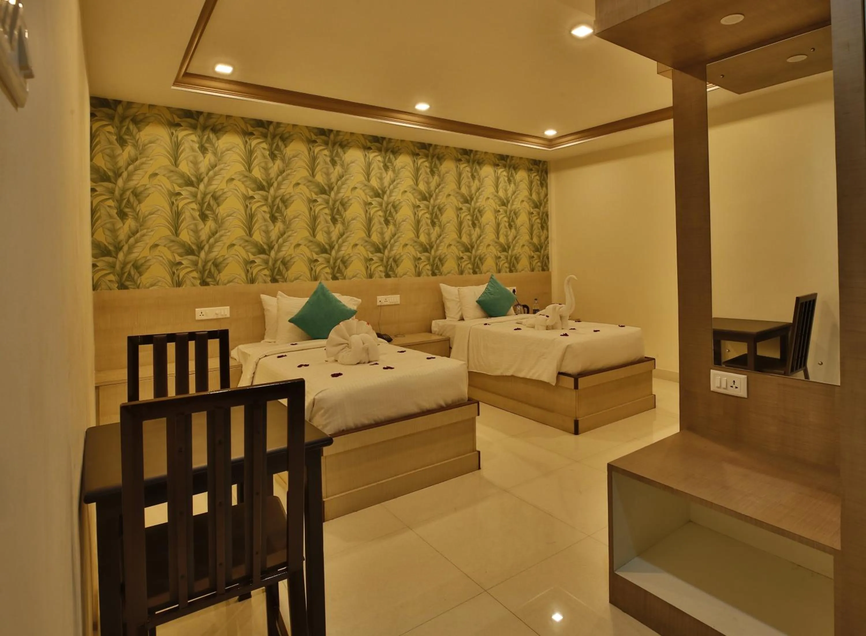 Photo of the whole room, Bed in Hotel Ramtel inn