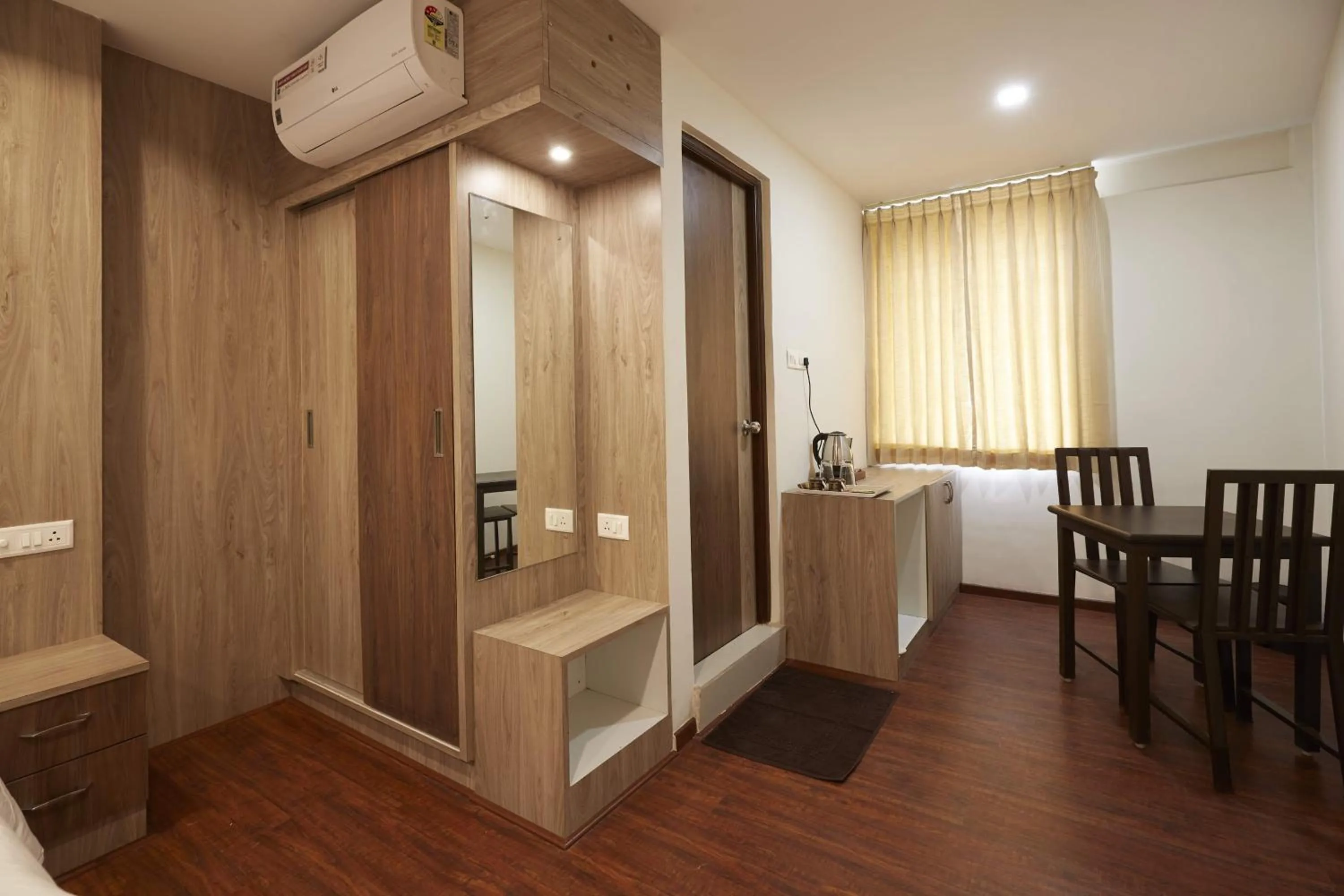 room service in Hotel Ramtel inn