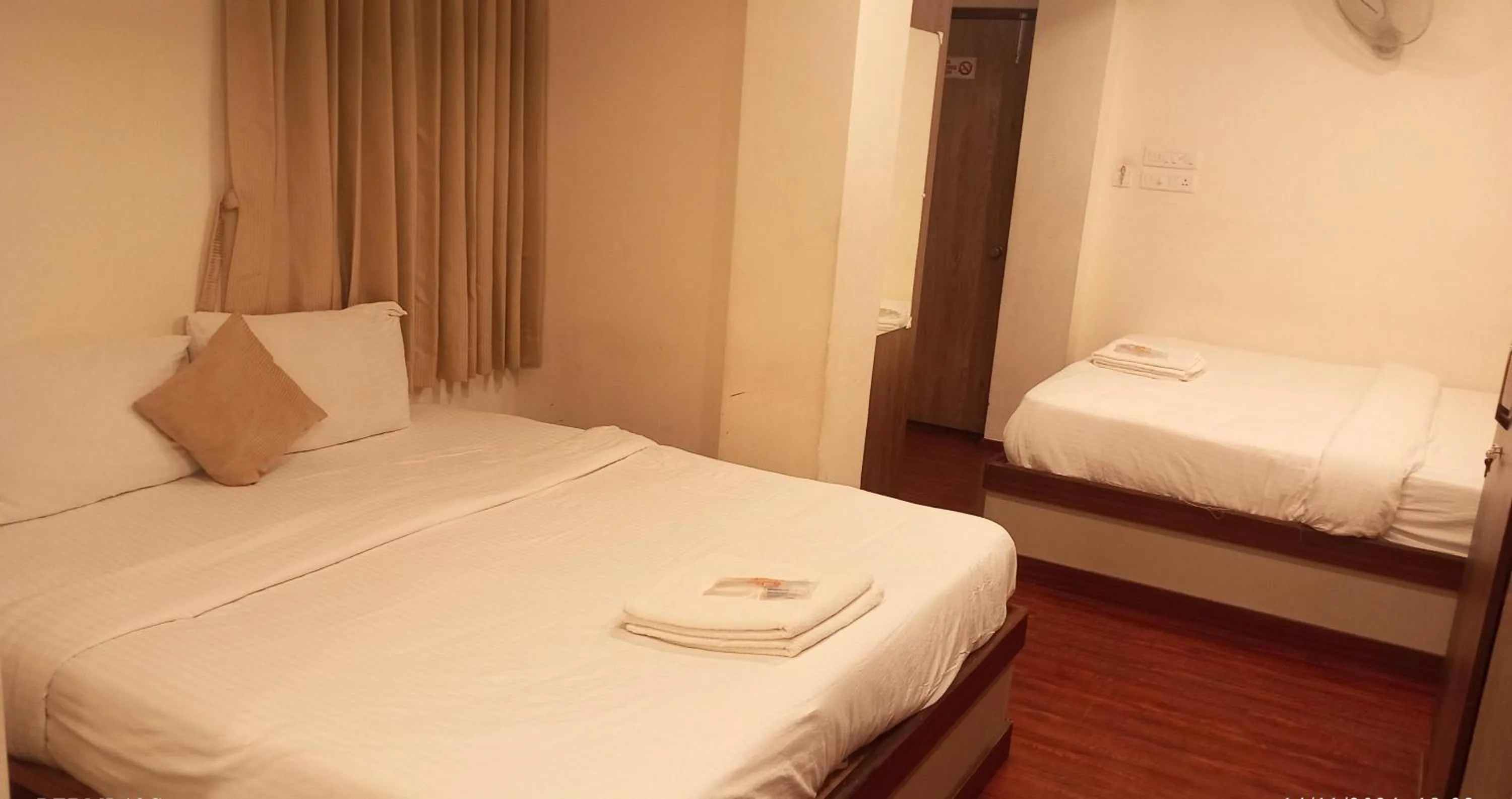 Bed in Hotel Ramtel inn