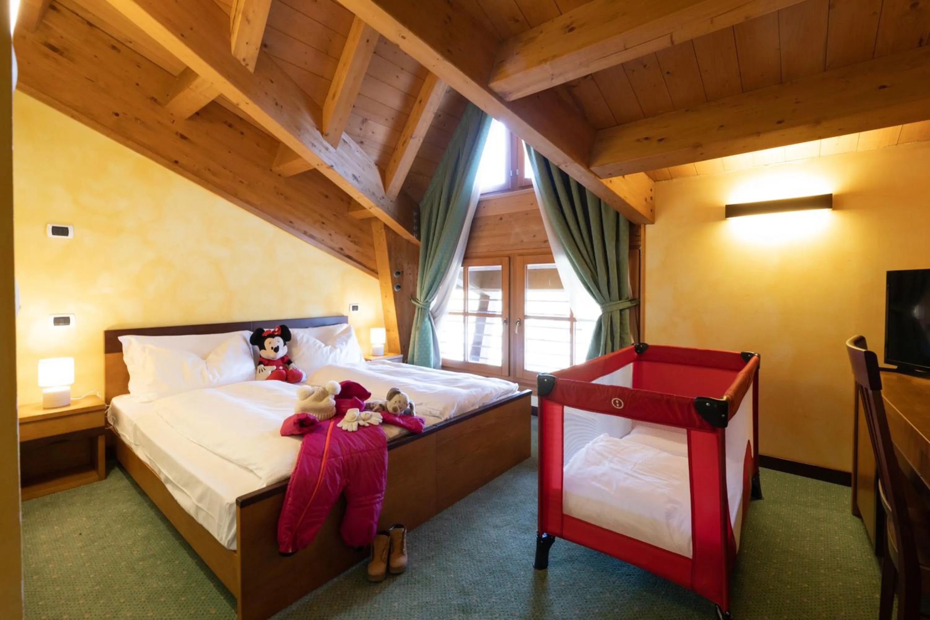 Photo of the whole room, Bed in Hotel Enzo Moro