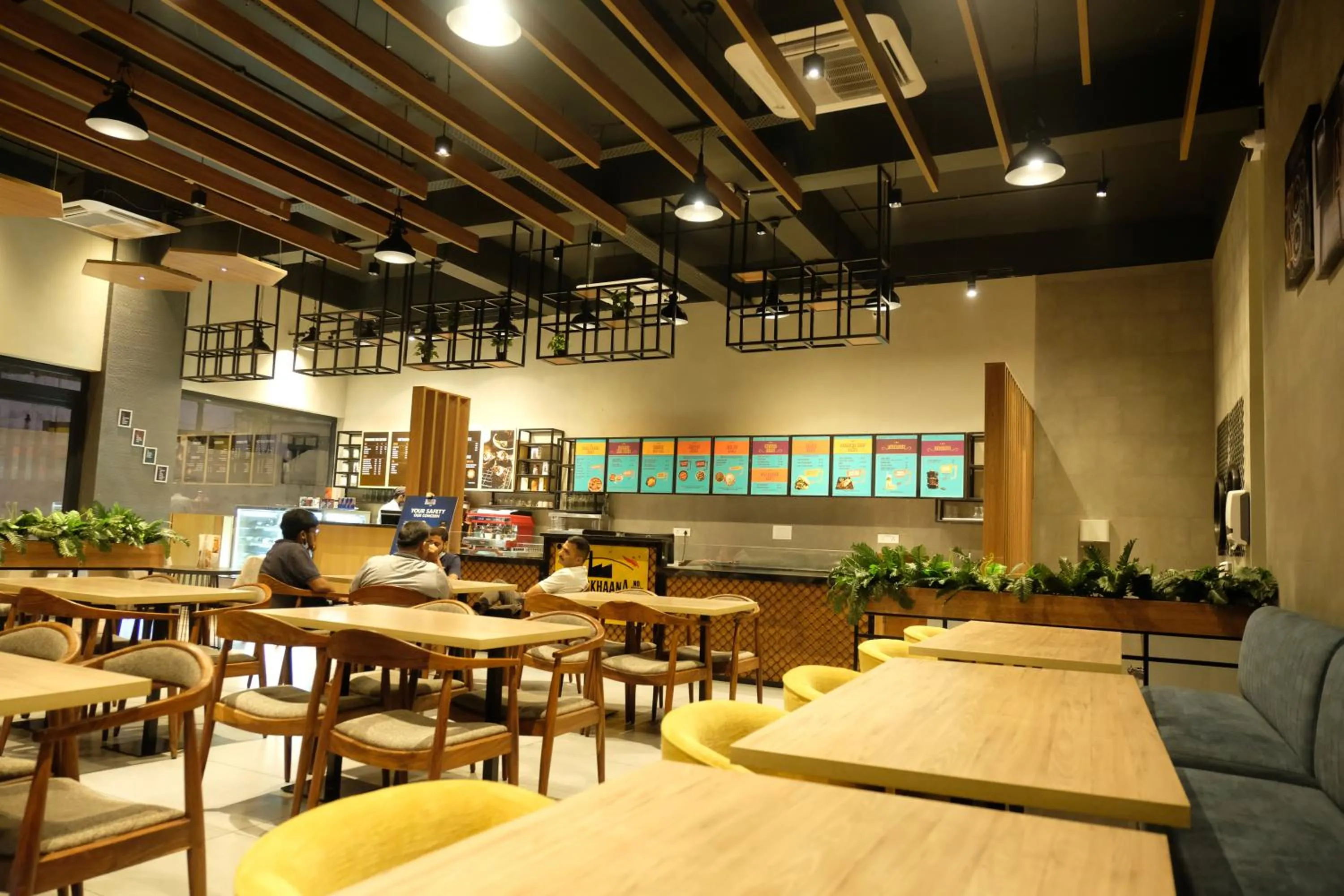 Restaurant/places to eat in Black Mango Resort