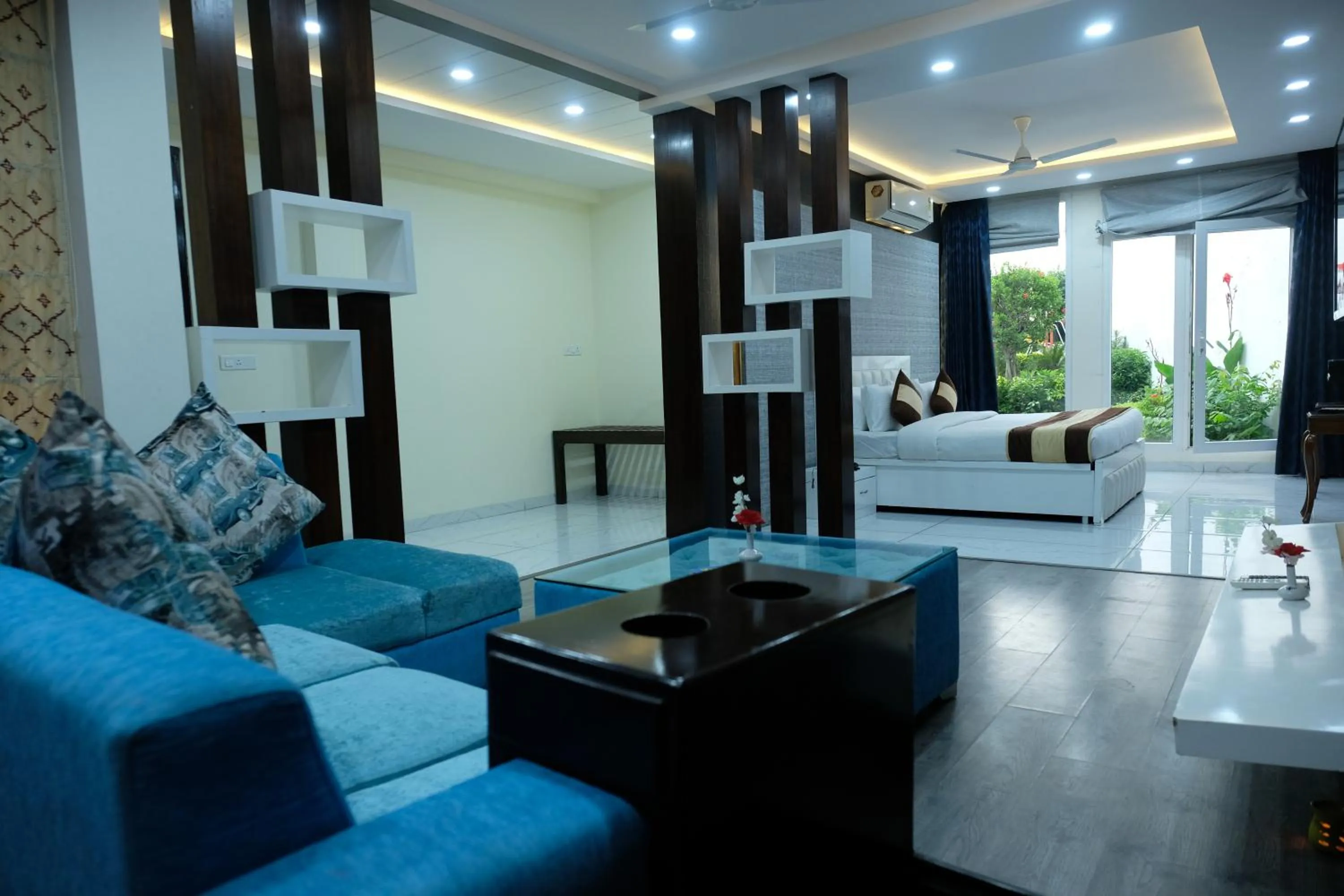 Living room, Bed in Black Mango Resort