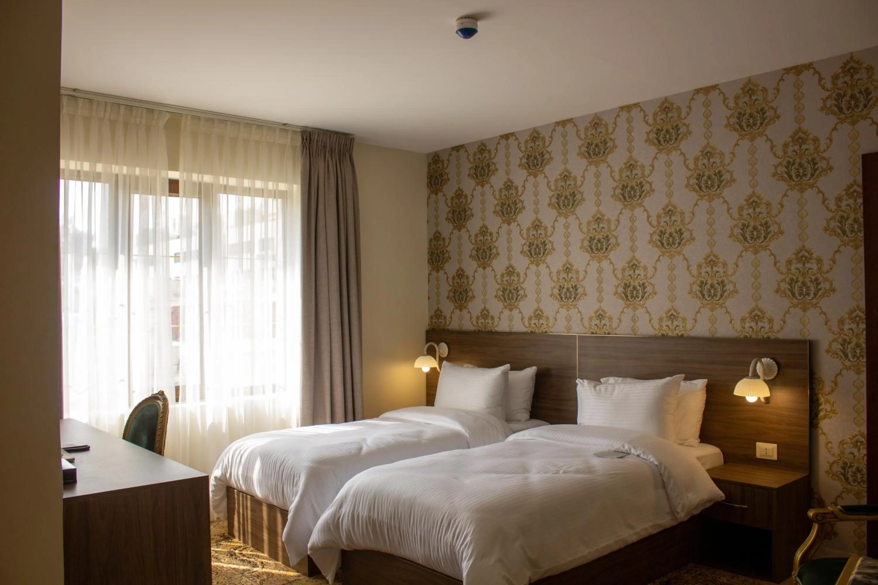 Bed in Khan Khediwe Hotel