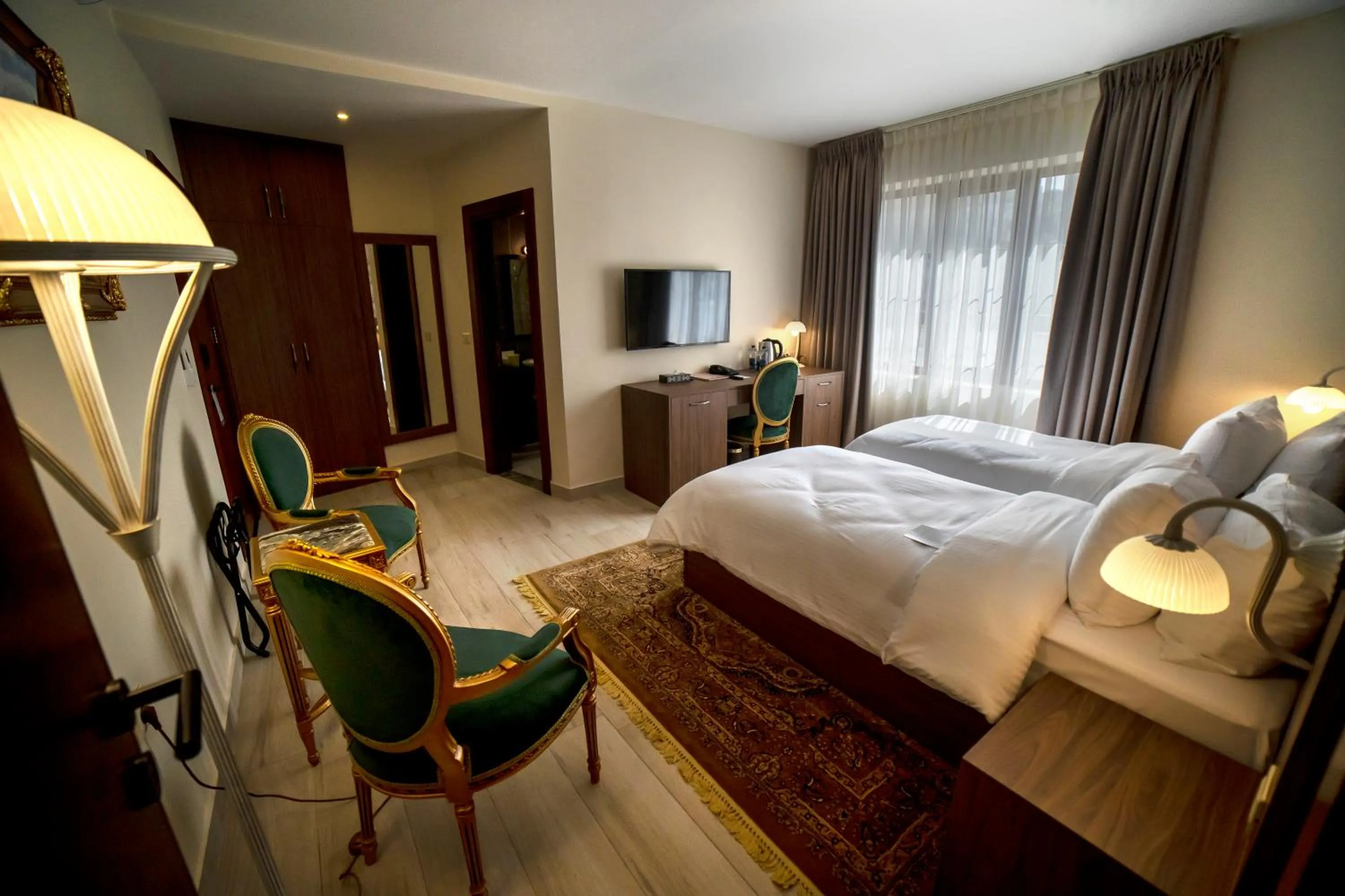 Photo of the whole room, Bed in Khan Khediwe Hotel