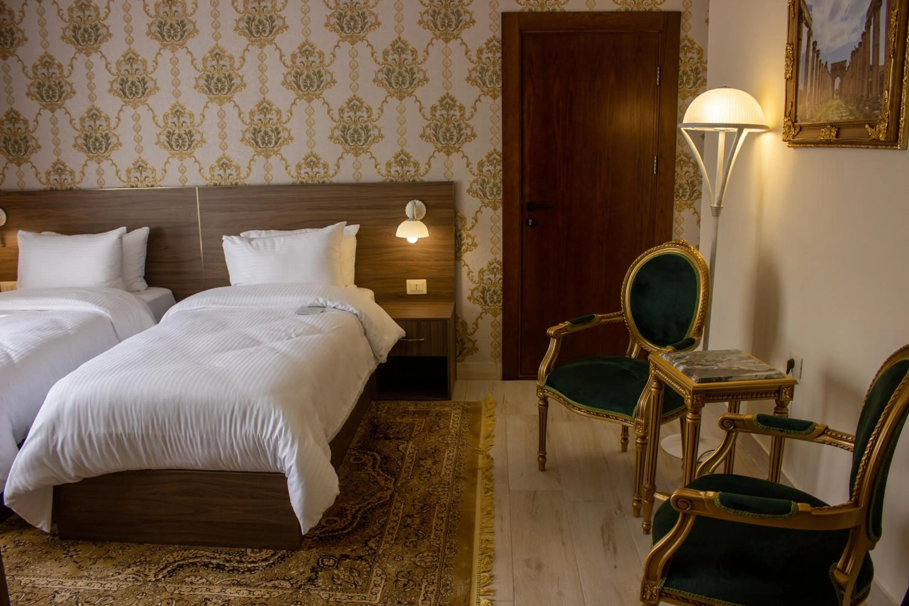 Bed in Khan Khediwe Hotel