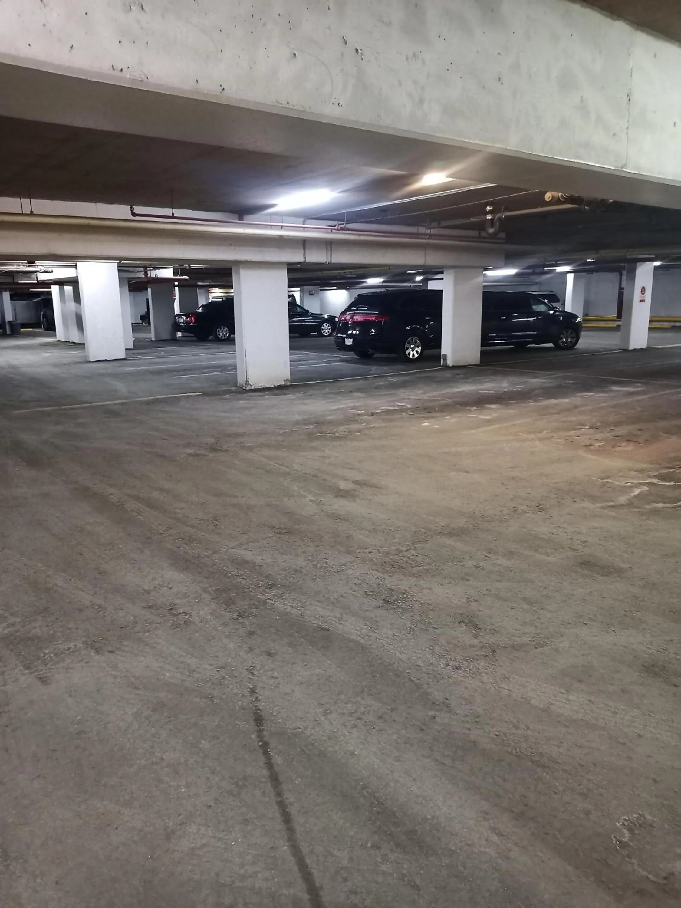 Parking in Best Western Plus Village Park Inn