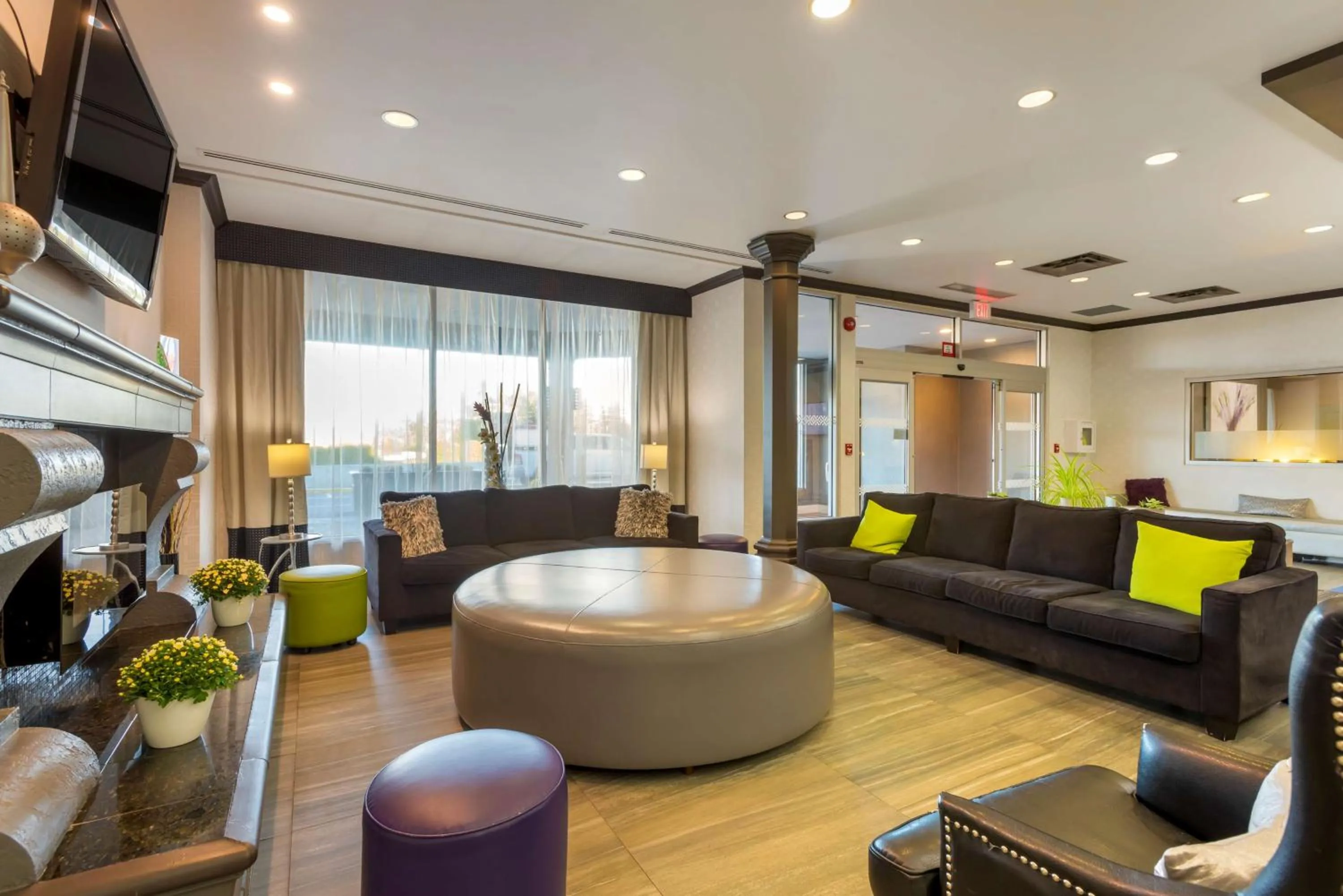 Lobby or reception in Best Western Plus Village Park Inn