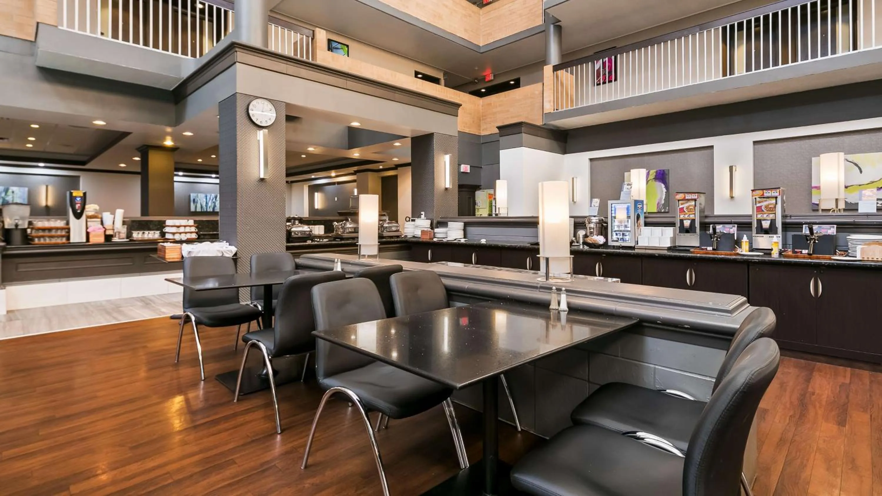 Restaurant/places to eat in Best Western Plus Village Park Inn