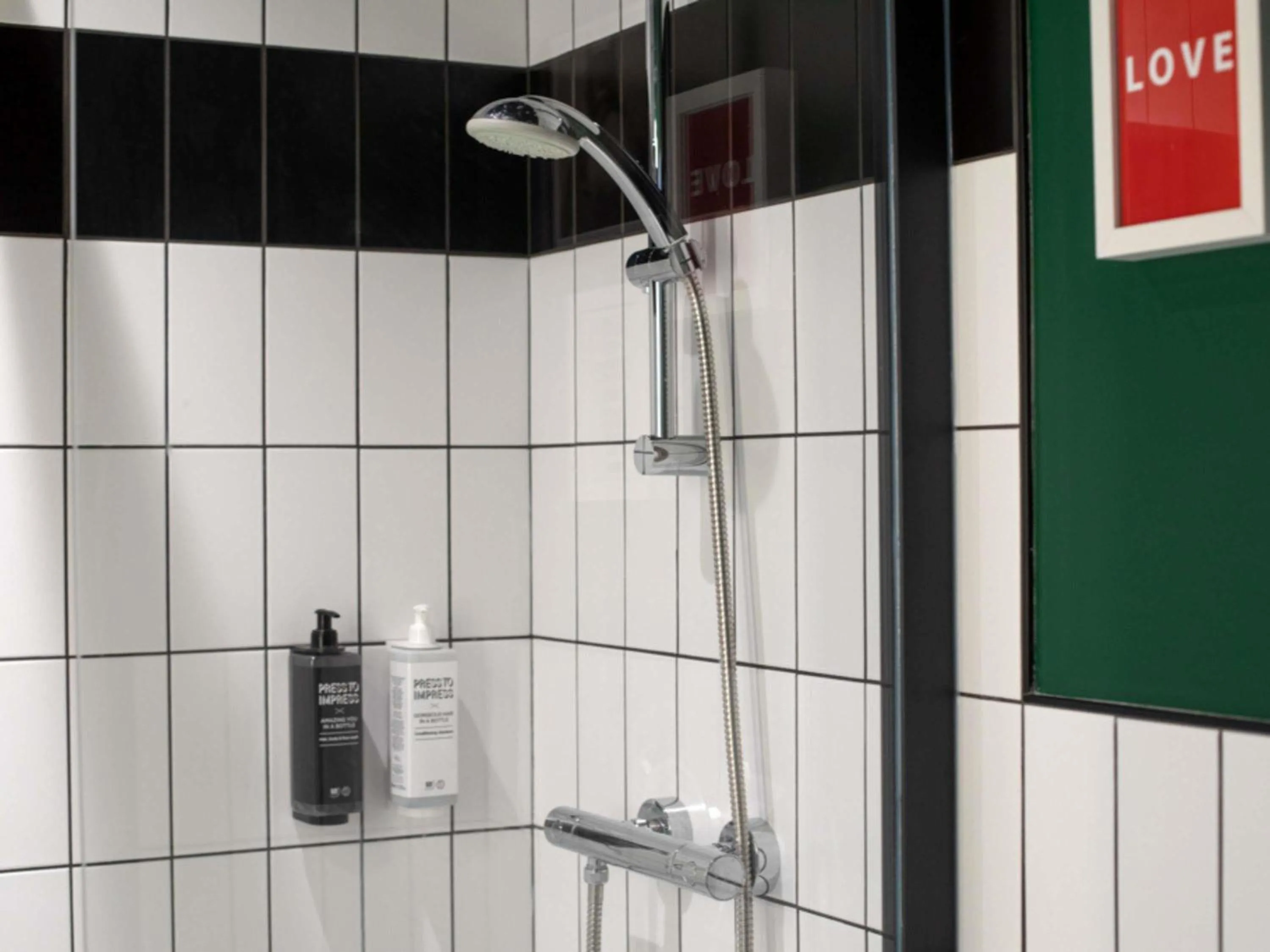 Bedroom in ibis Styles Dijon Central