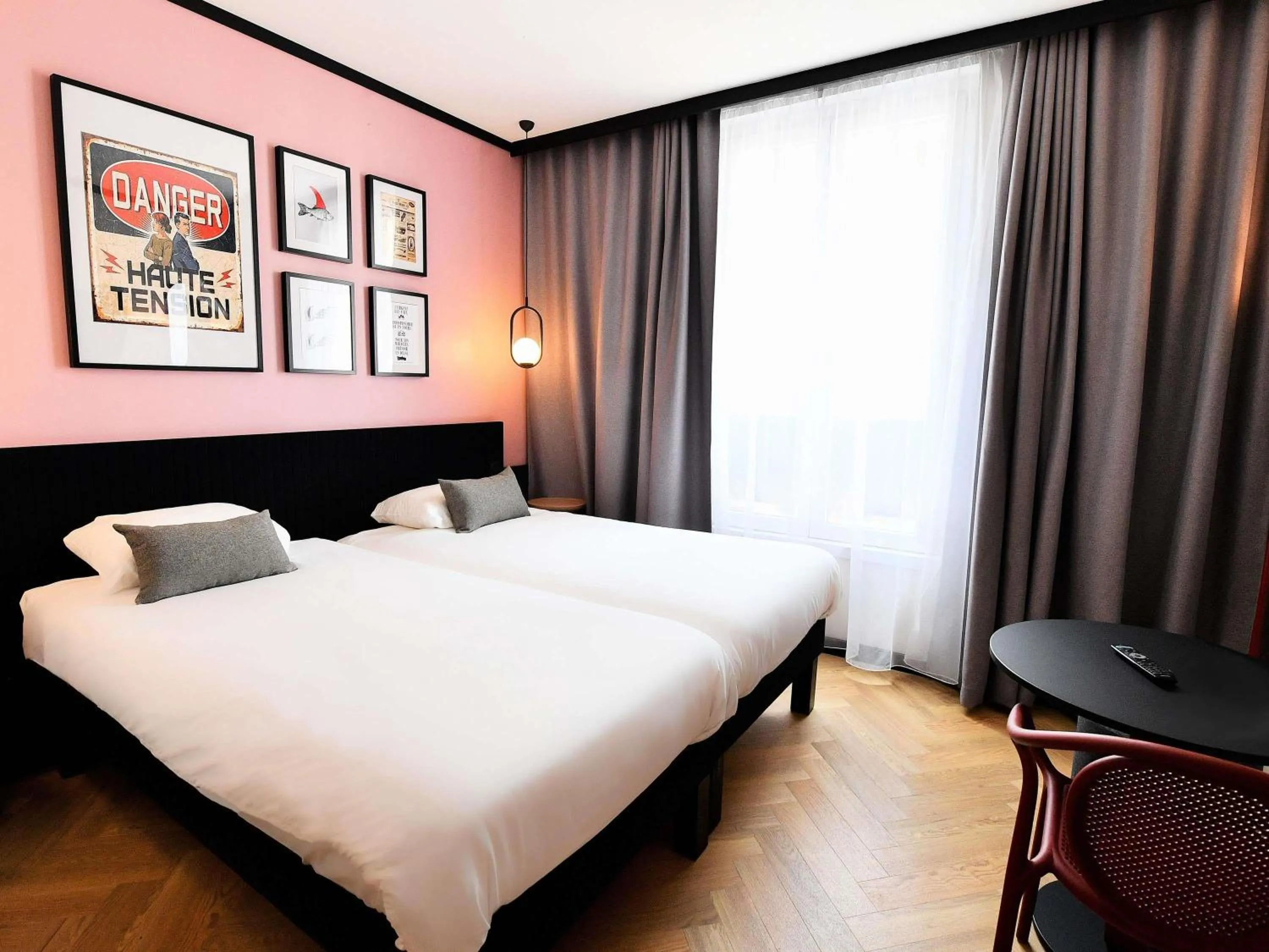 Bedroom, Bed in ibis Styles Dijon Central