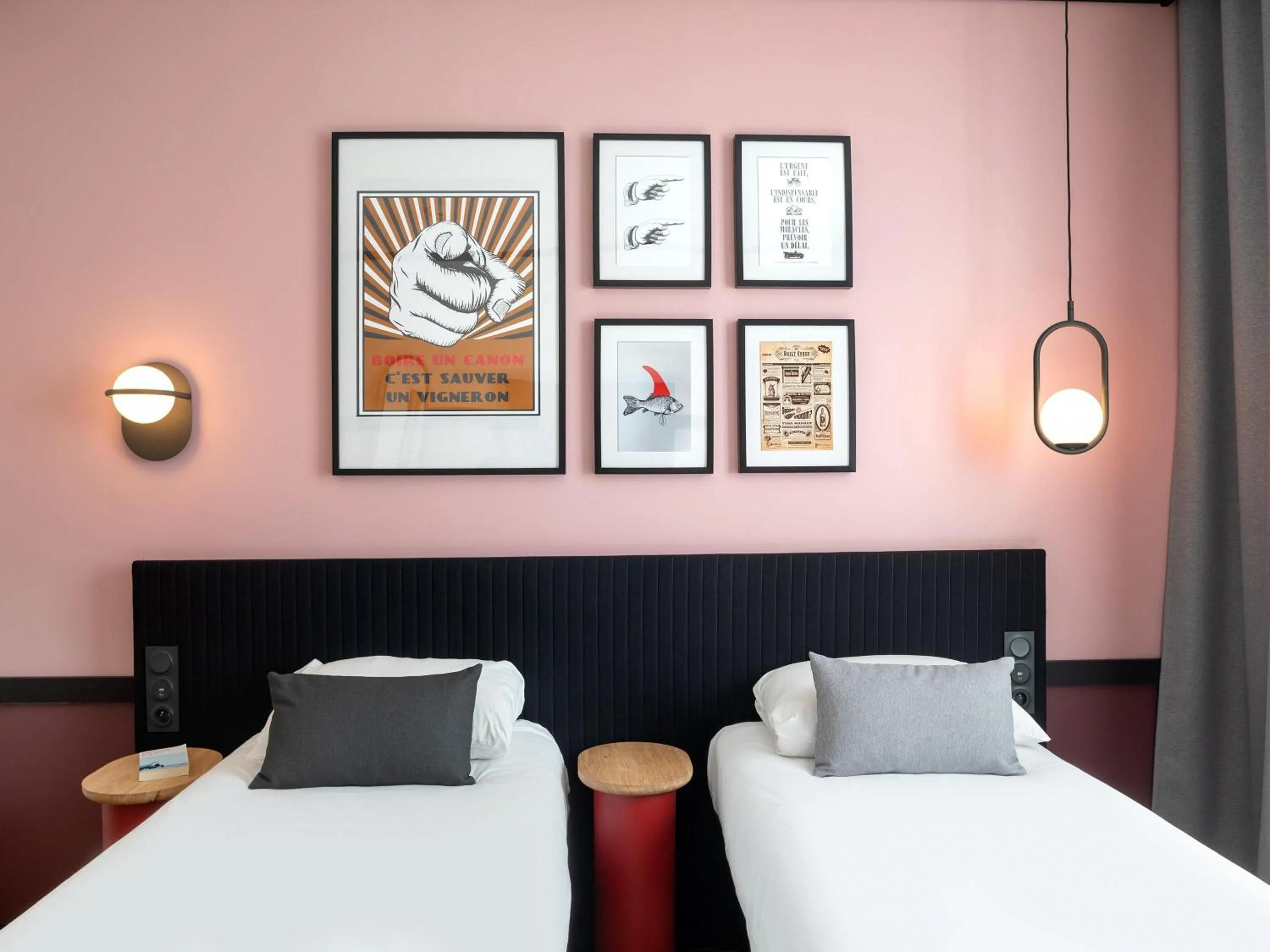 Bedroom, Bed in ibis Styles Dijon Central