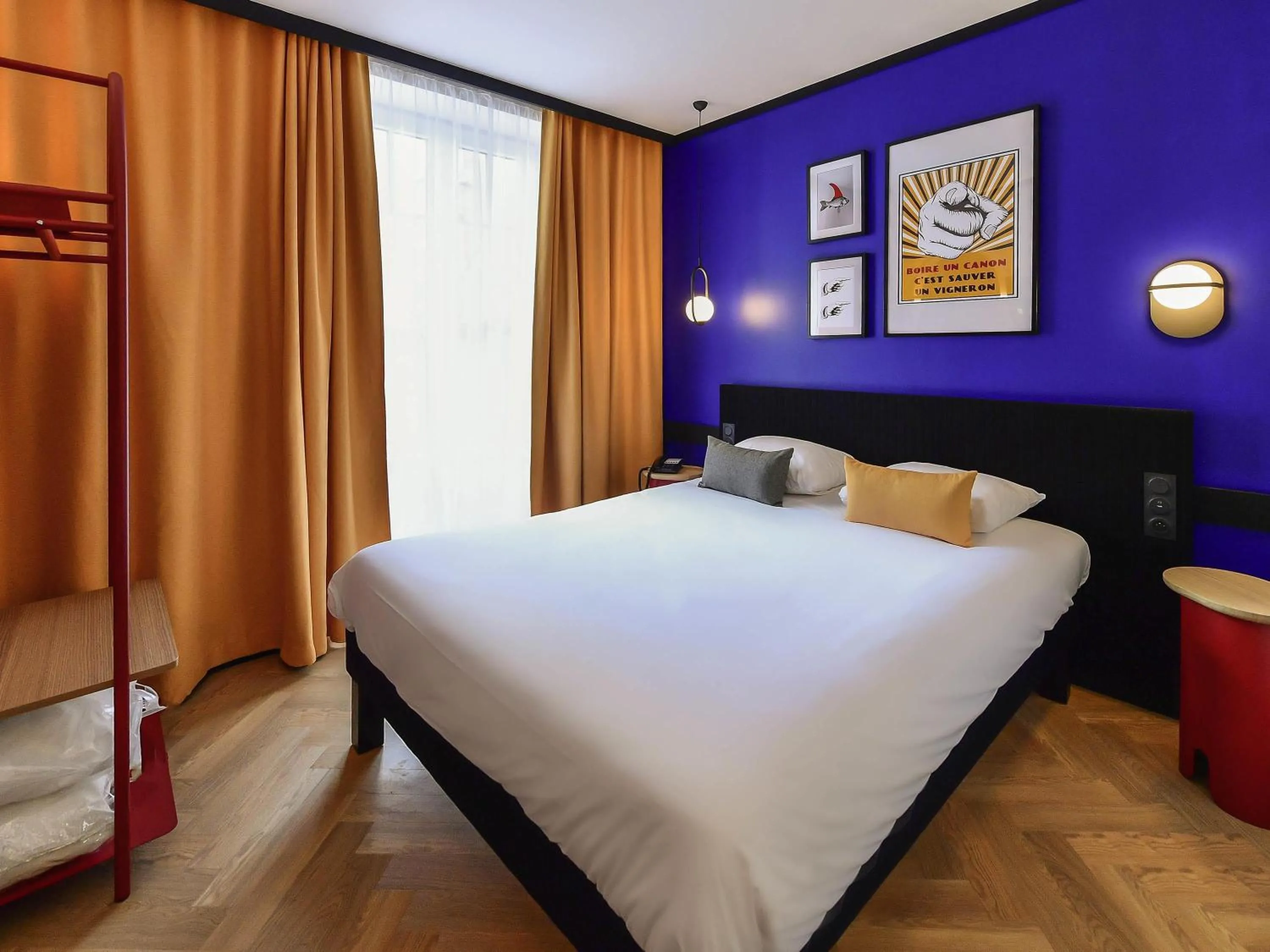 Bedroom, Bed in ibis Styles Dijon Central