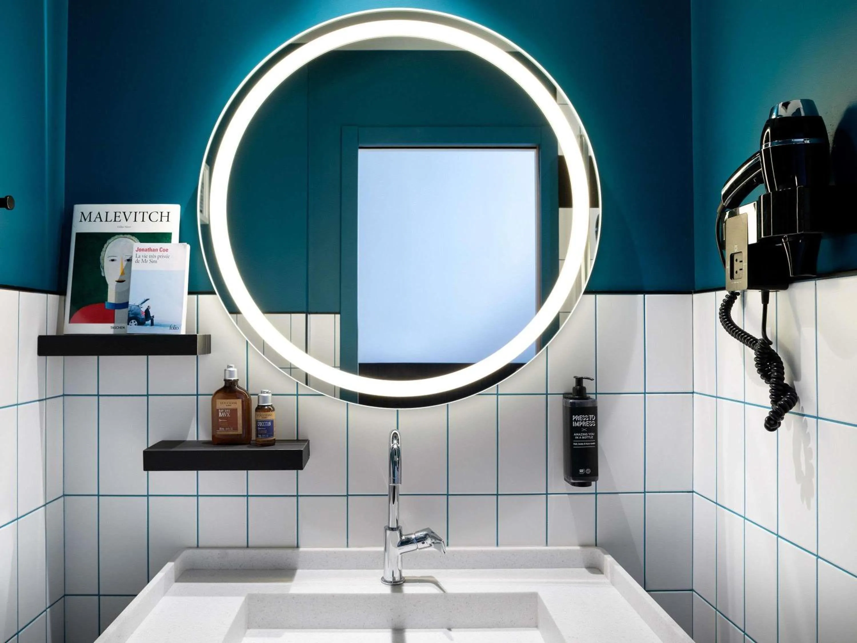 Bedroom in ibis Styles Dijon Central