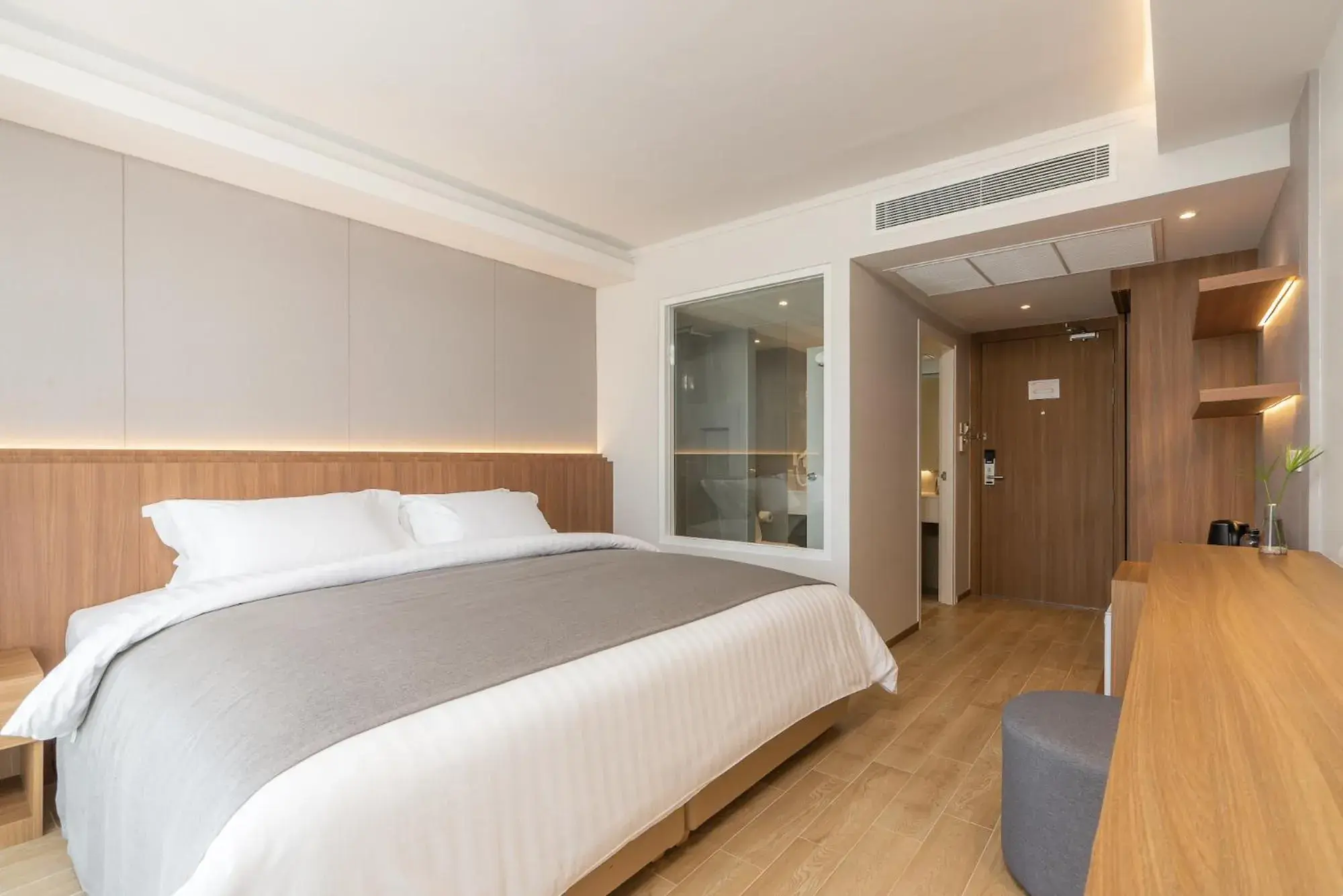 Superior King Room in Shambhala Hotel Pattaya Superior King Room in Shambhala Hotel Pattaya