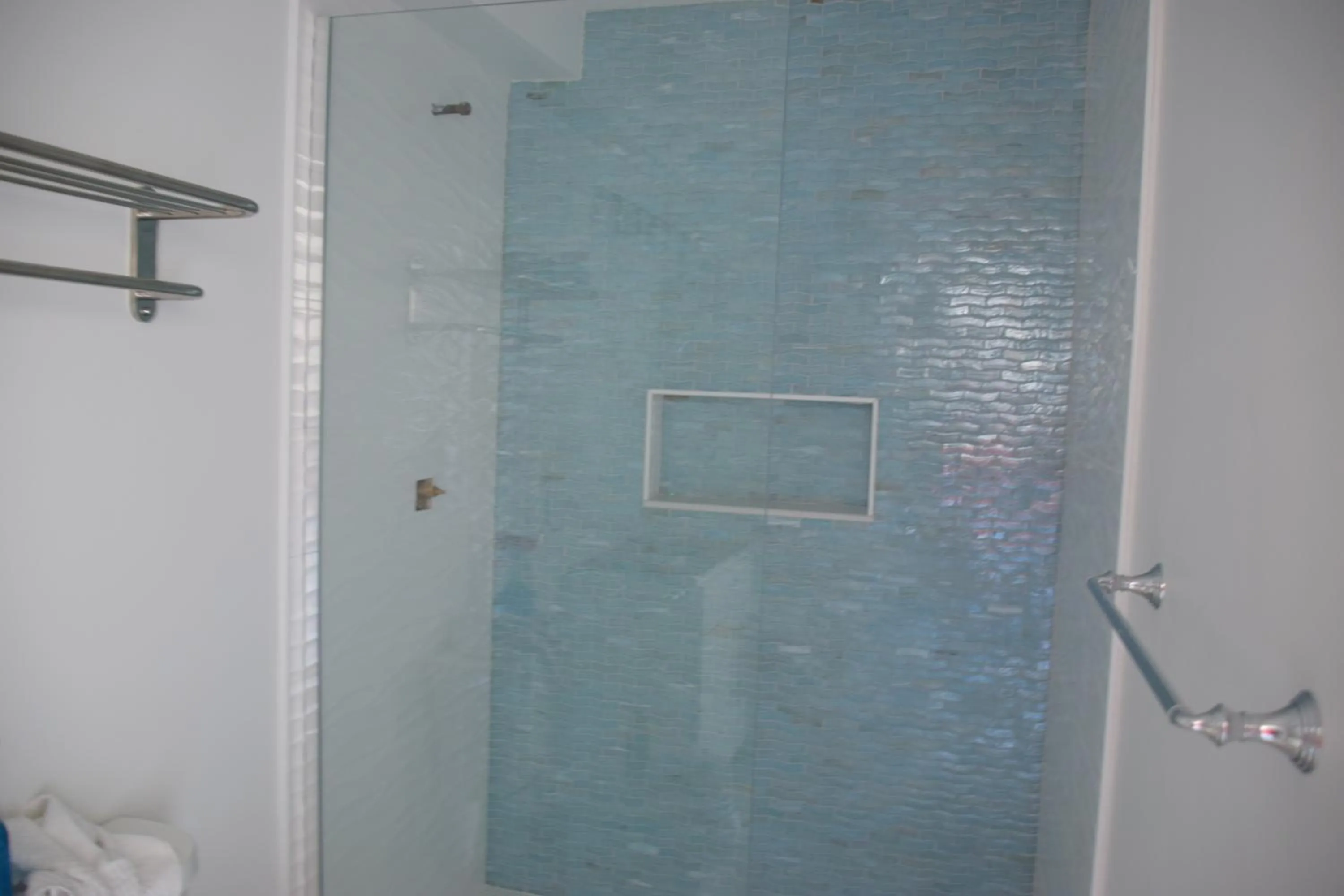 Bathroom in Rhea's Inn by the Sea