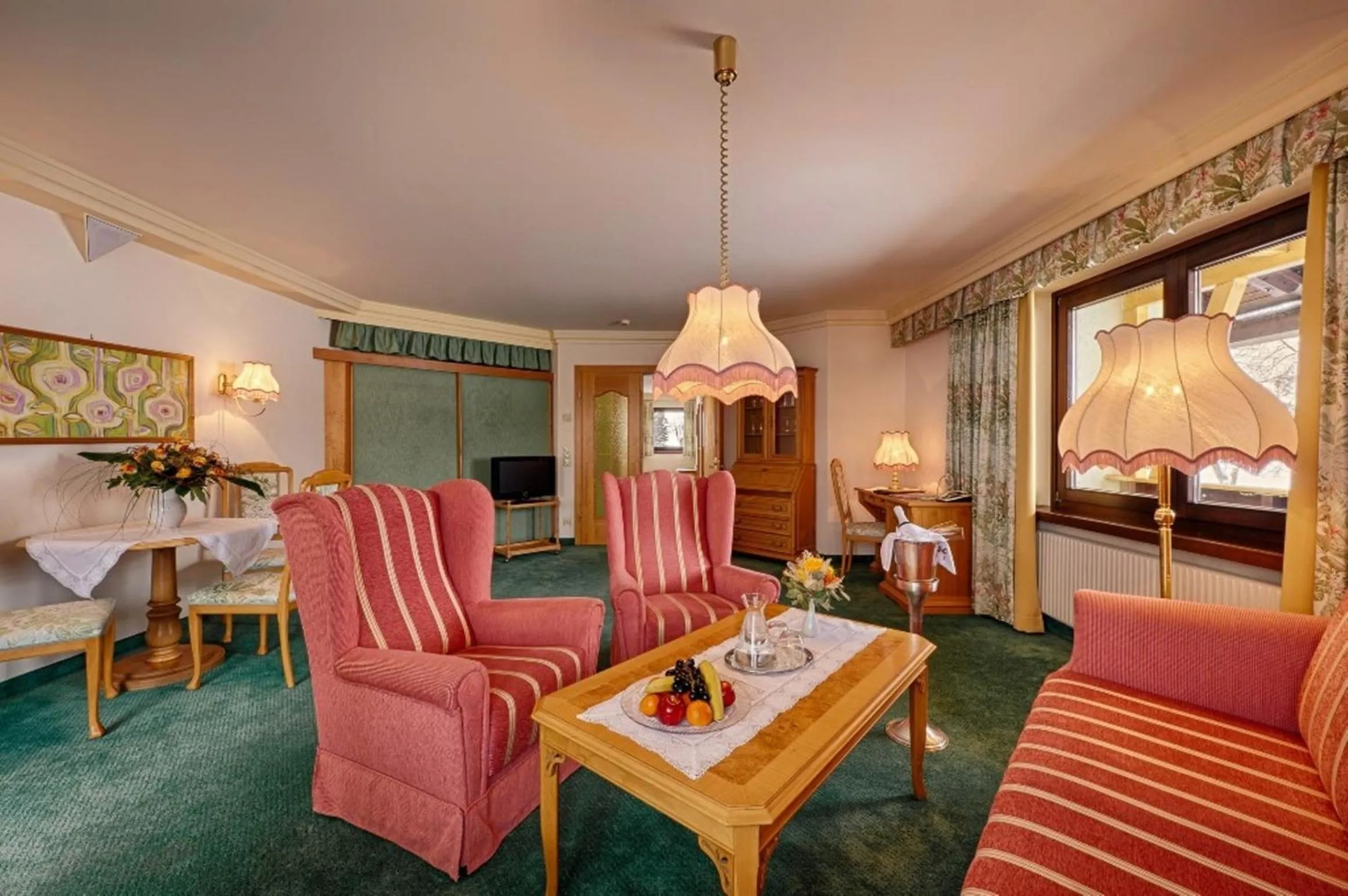 Living room, Bed in Thermenwelt Hotel Pulverer