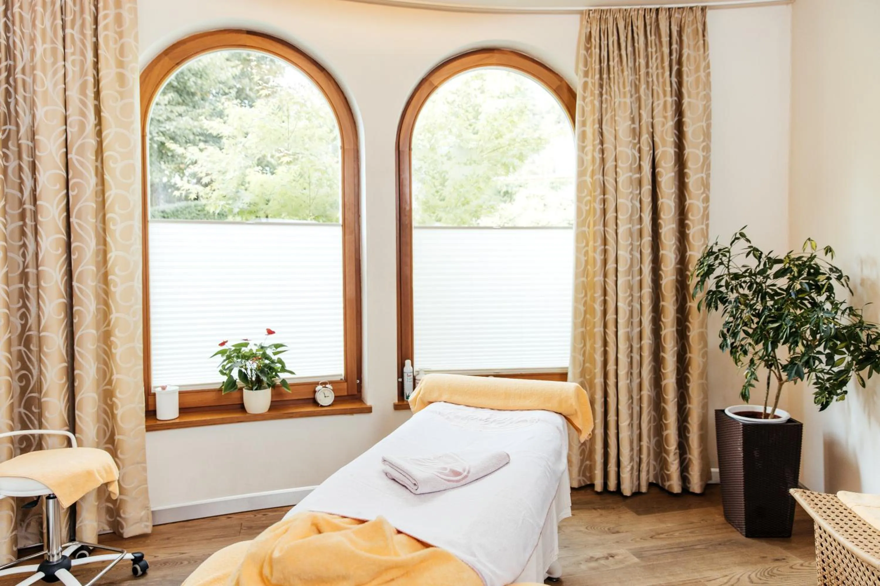 Swimming pool, Bed in Thermenwelt Hotel Pulverer