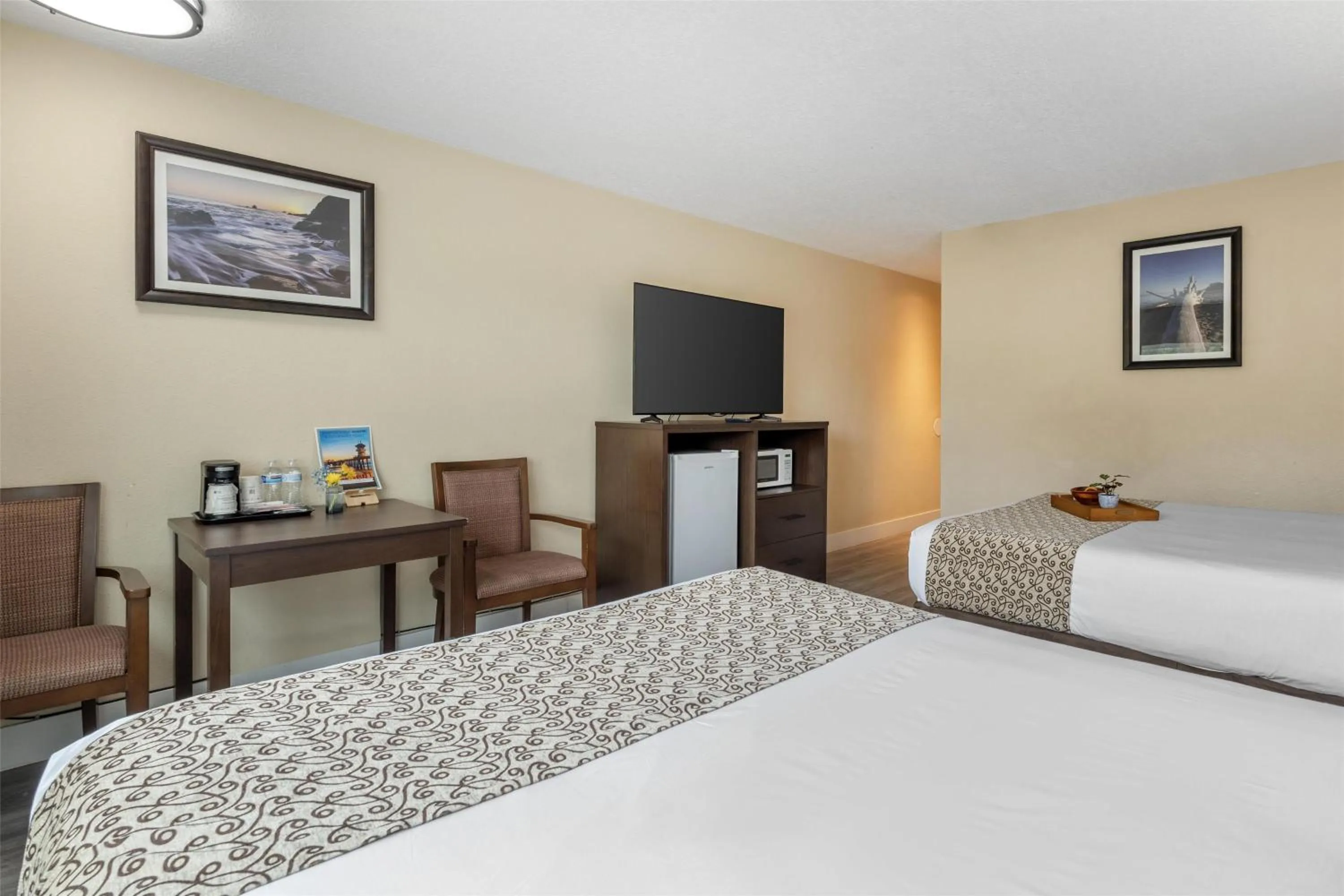 Bedroom, Bed in Best Western Westminster Inn