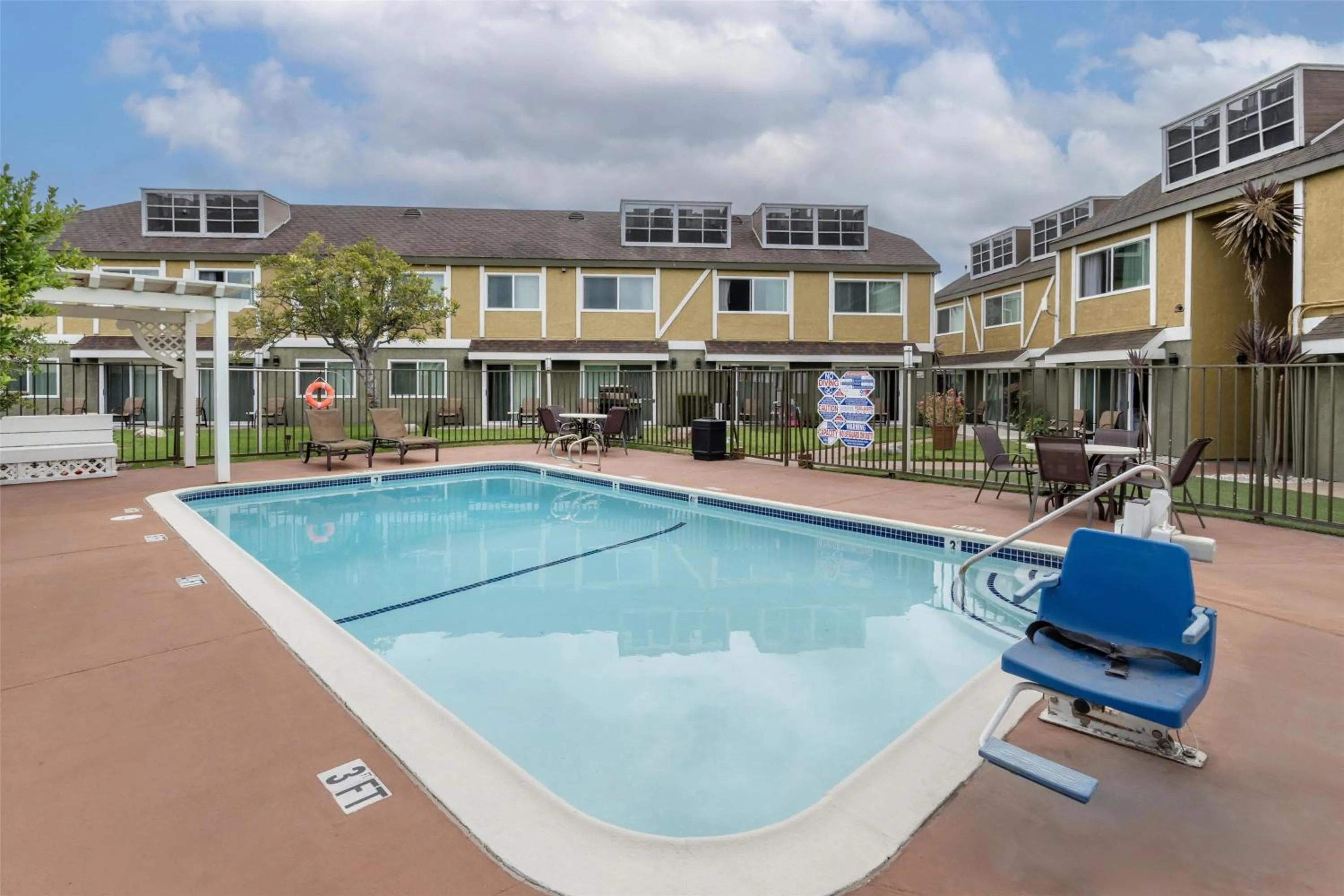 Pool view in Best Western Westminster Inn