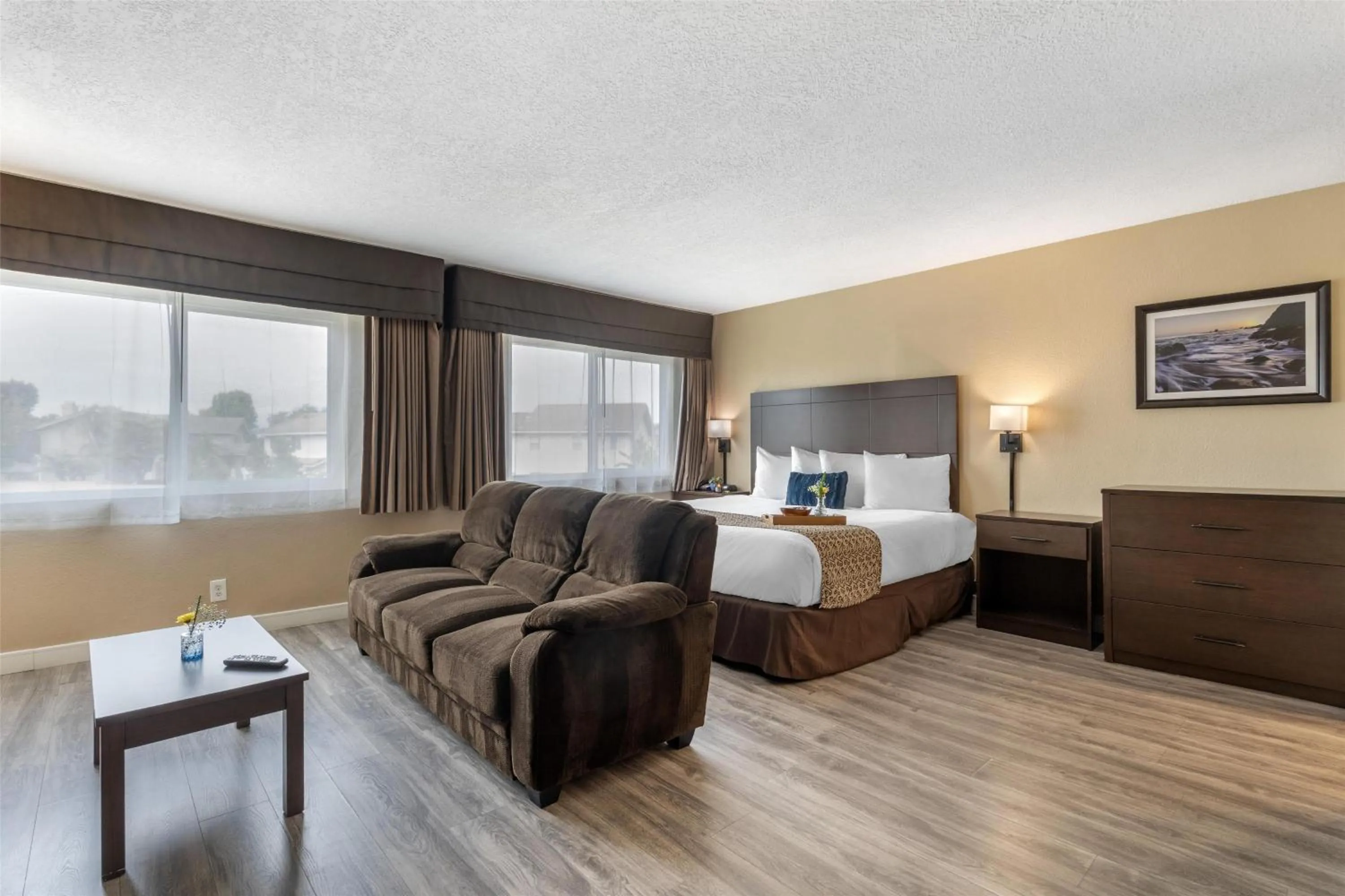 Photo of the whole room, Bed in Best Western Westminster Inn