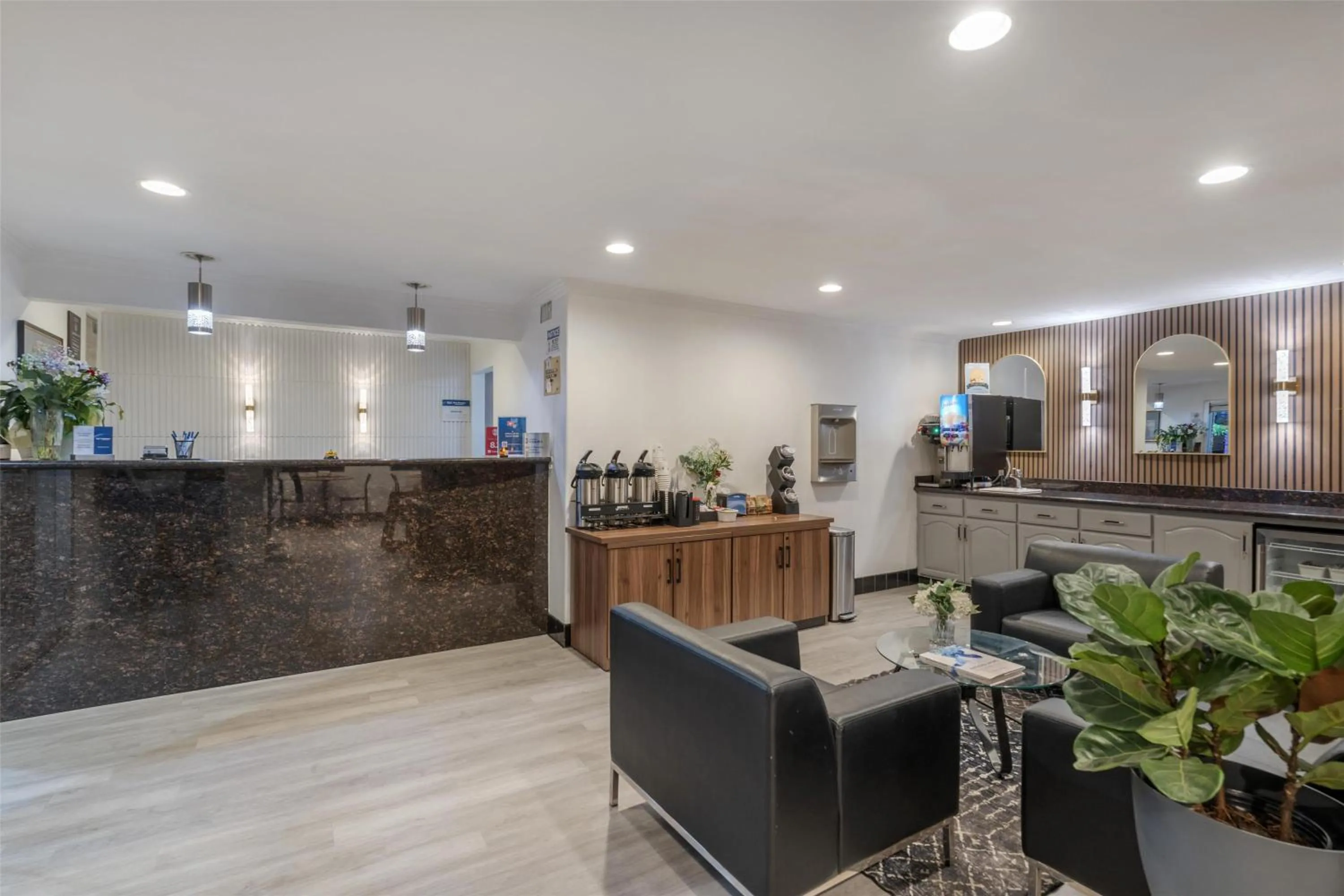 Lobby or reception in Best Western Westminster Inn